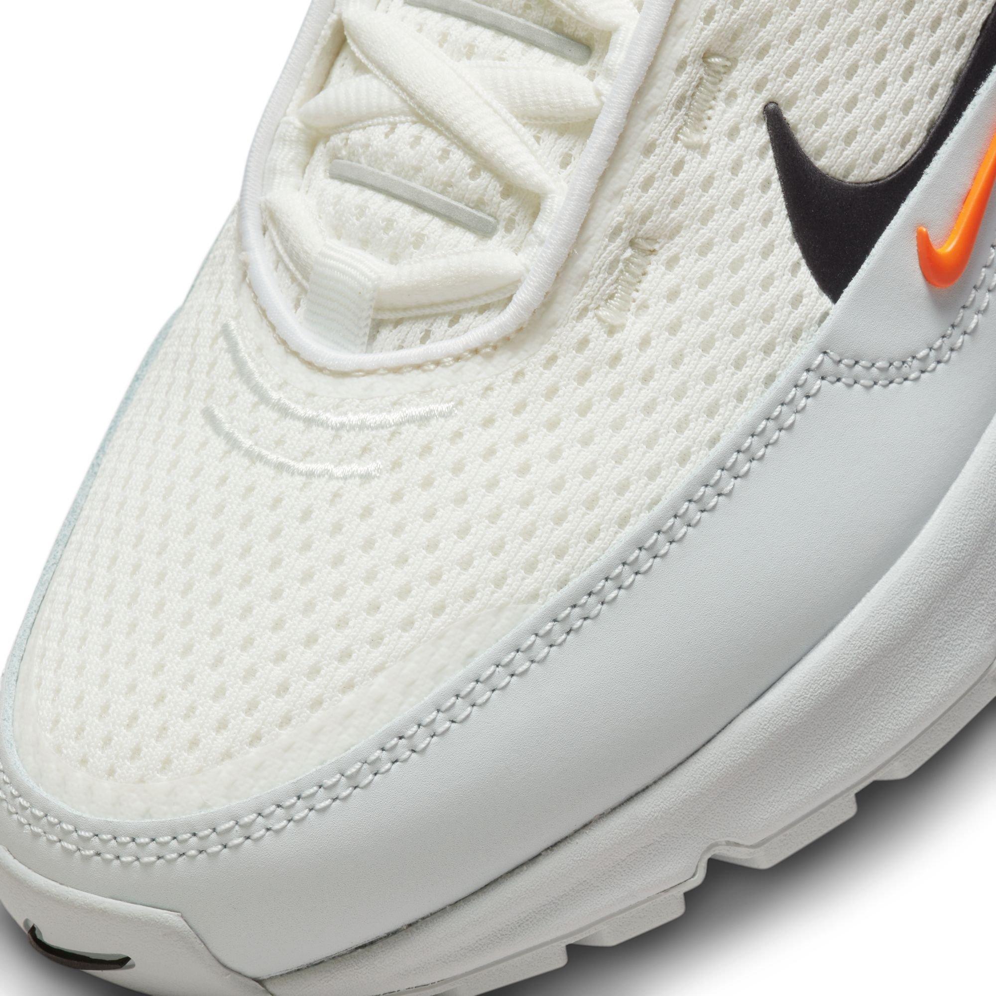 Nike Air Max Pulse, close up of toe box details