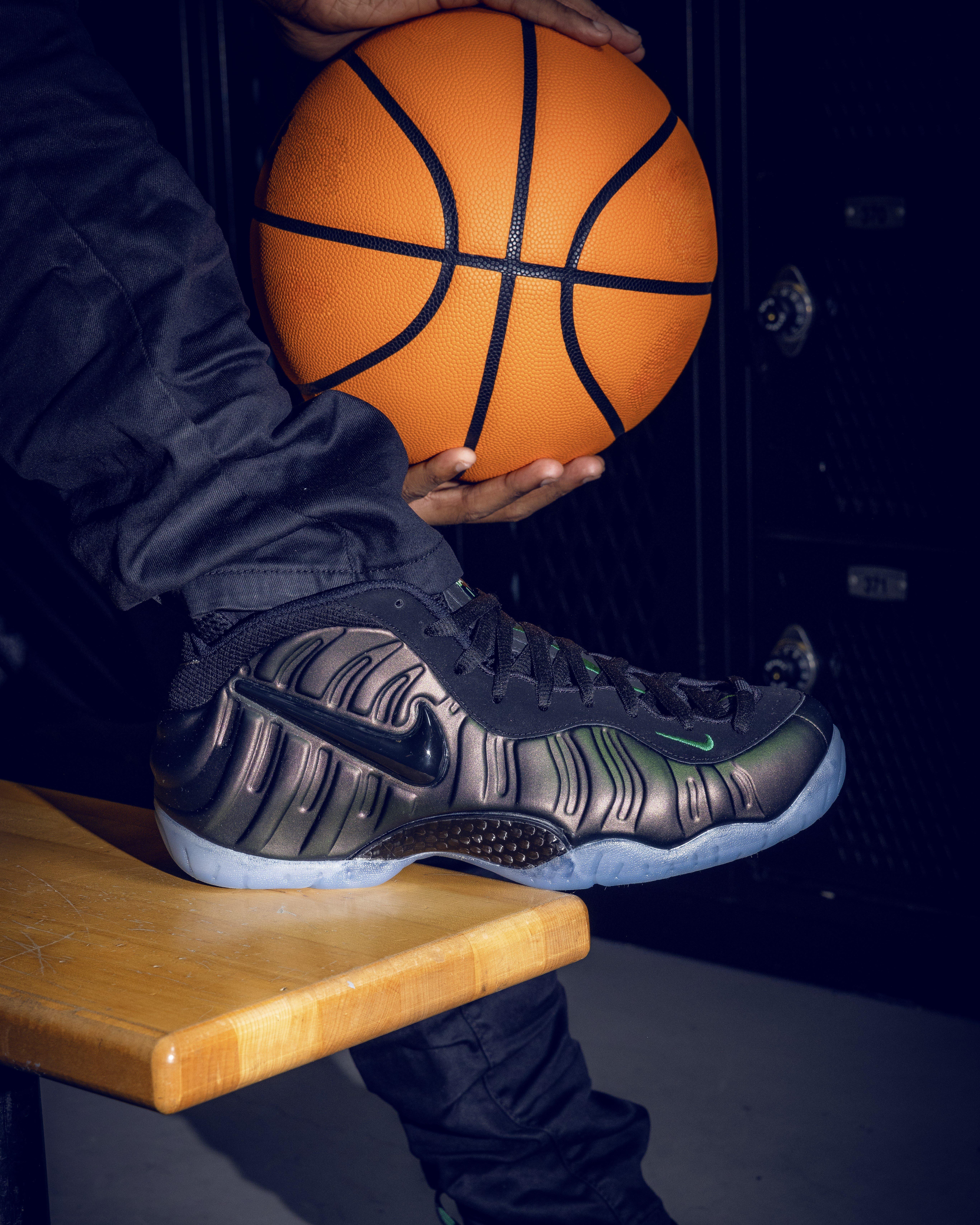 Nike Air Foamposite Pro "Pine Green" Men's Shoe side of shoe