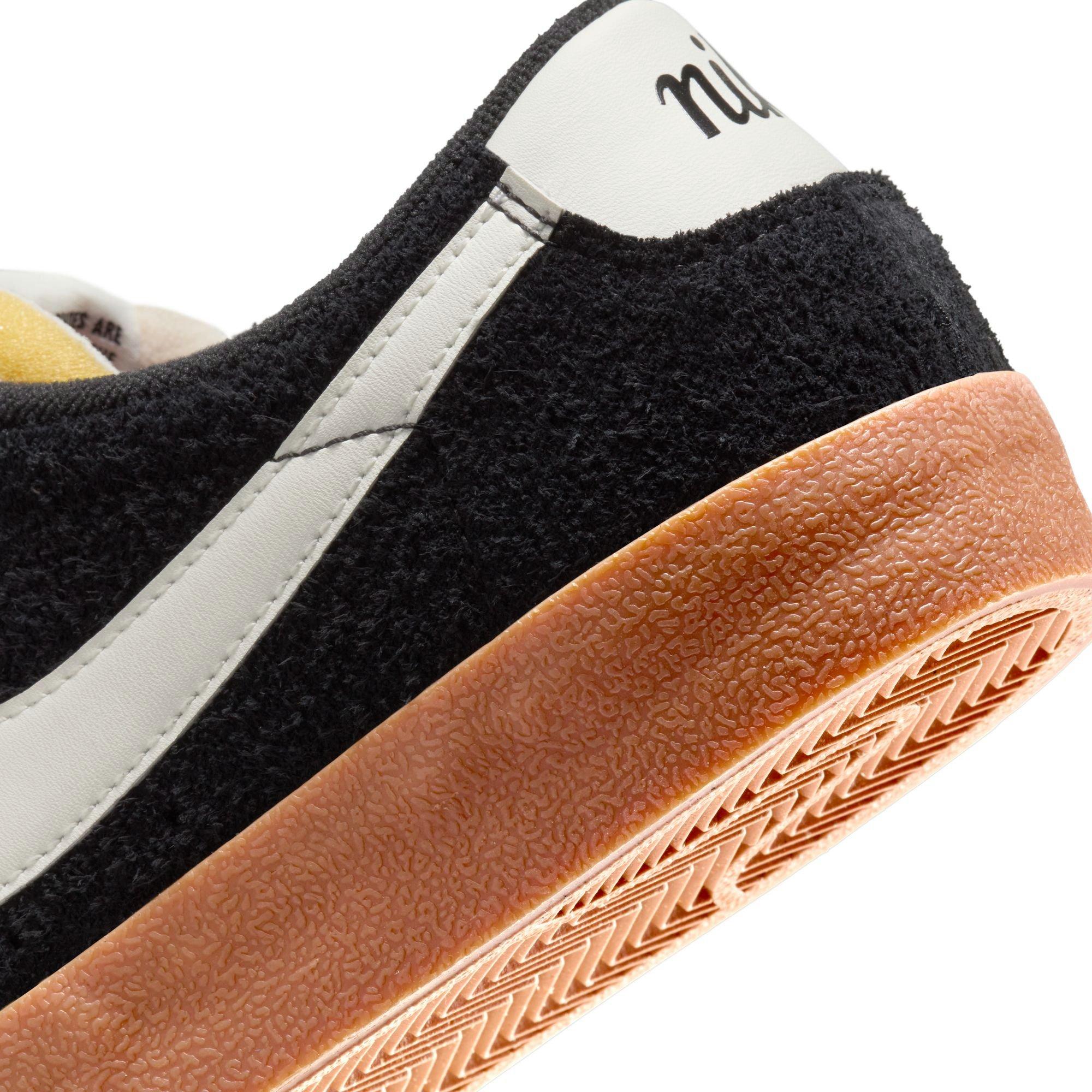 Women's Nike Blazer Low Vintage "Black" Heel Details