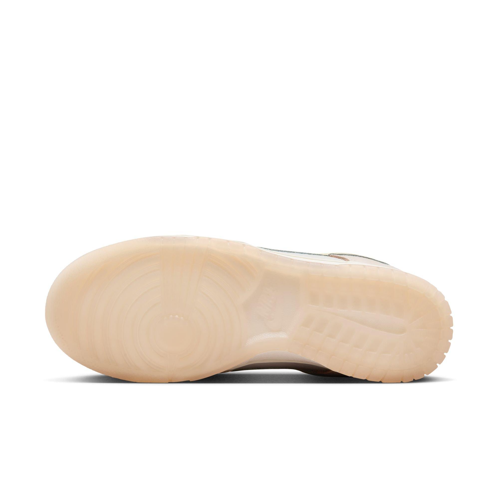 Nike Dunk Low "Light Soft Pink"  Outsole