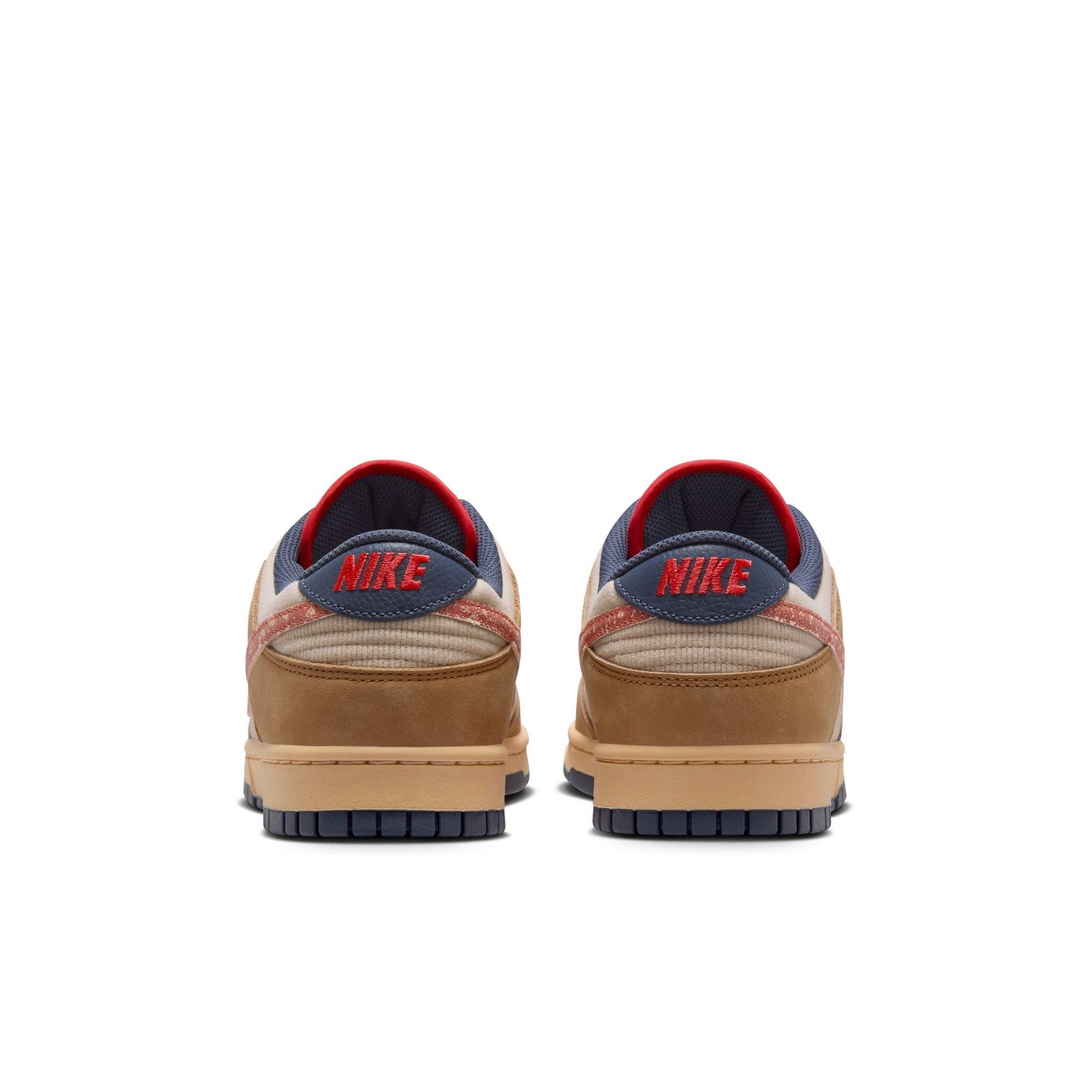 Nike Dunk Low SE “Wheat Sanddrift”  Heels