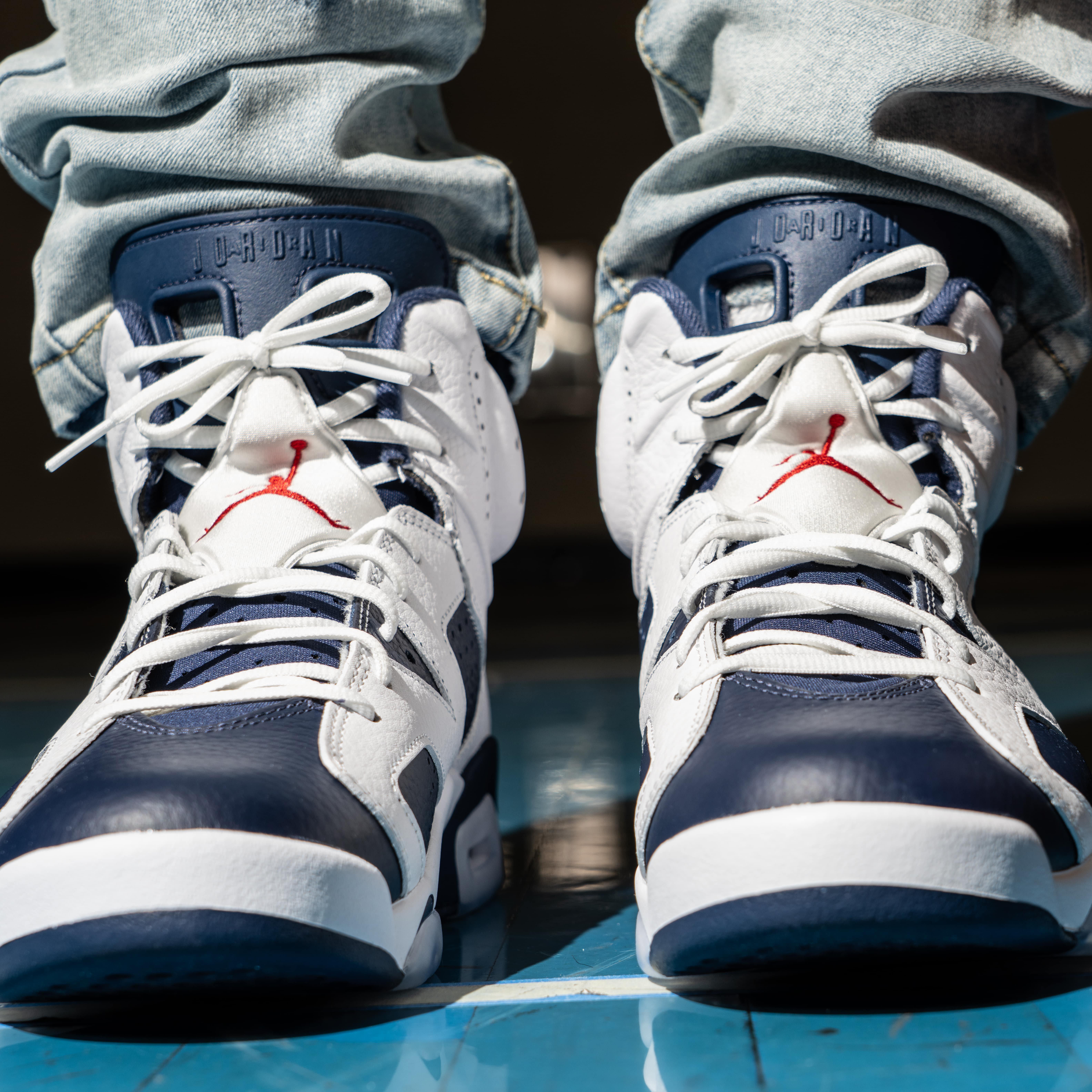 Air Jordan 6 OG "White and Midnight Navy" Front of Shoes