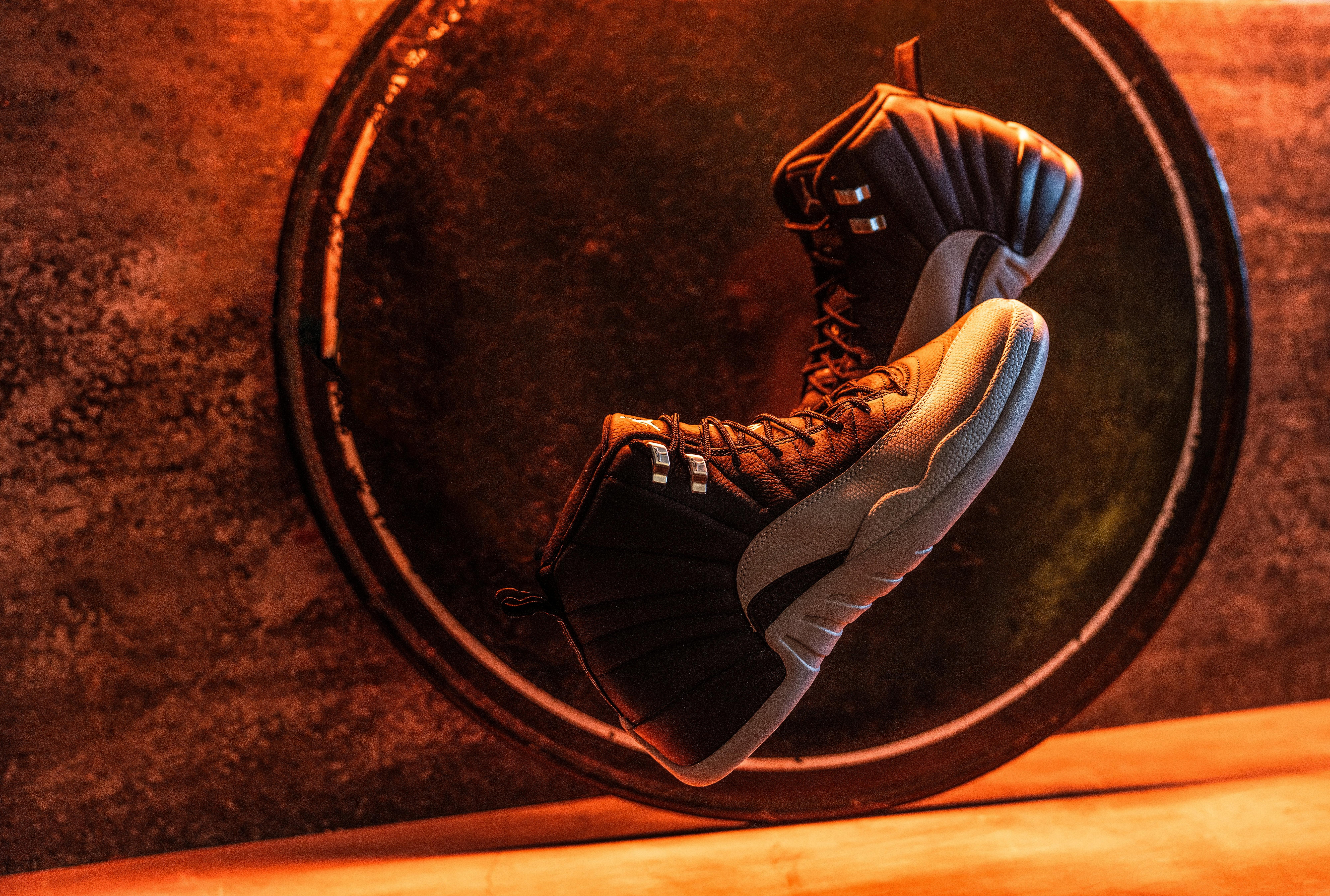 [新品]AirJordan 12RetroBlack and Wolf Grey Air Jordan 12 Black & Wolf Grey - YouTube