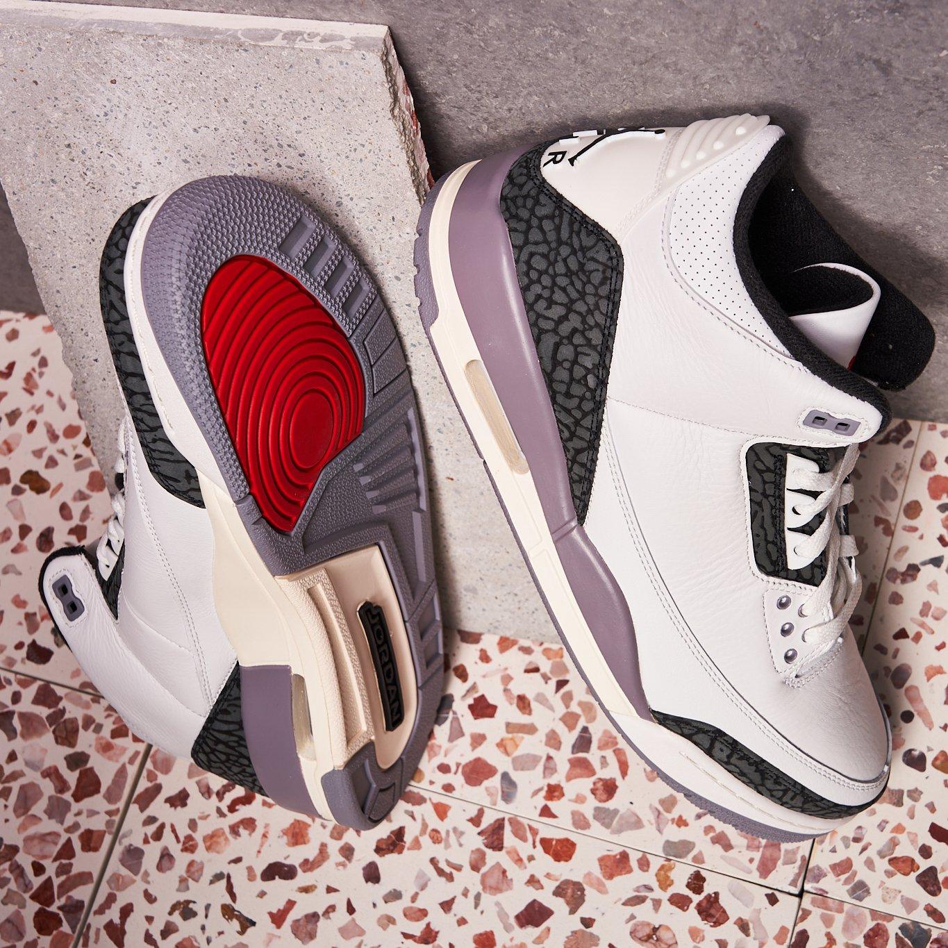 Air Jordan 3 “Cement Grey” Bottom of Shoe