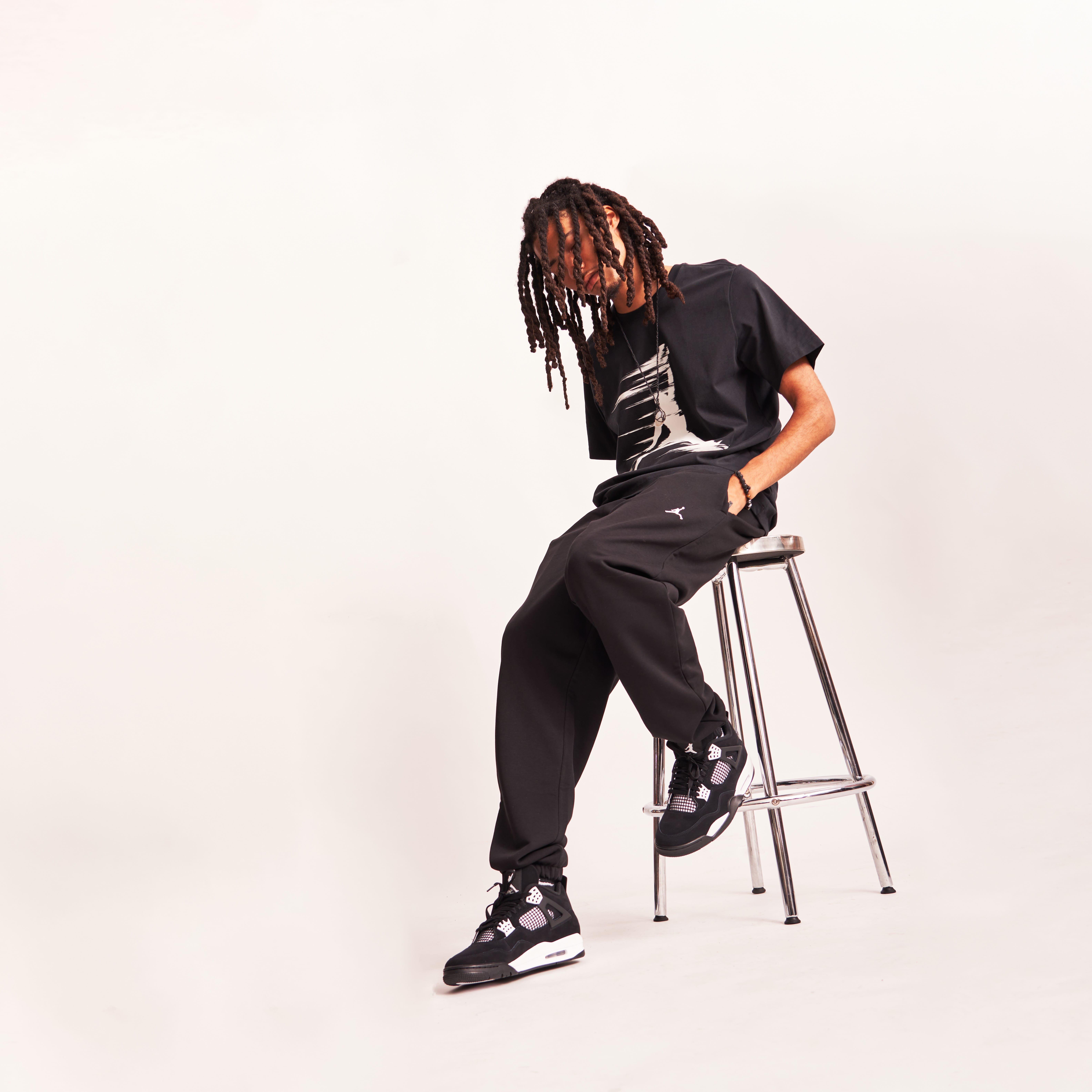 Jordan 4 Retro "White Thunder" Shoe