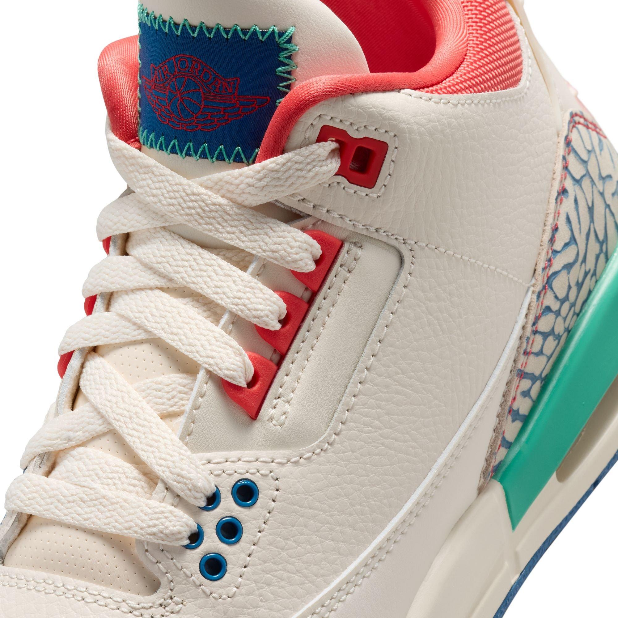 Jordan Retro 3 "Chalk and True Blue" Lacing detail