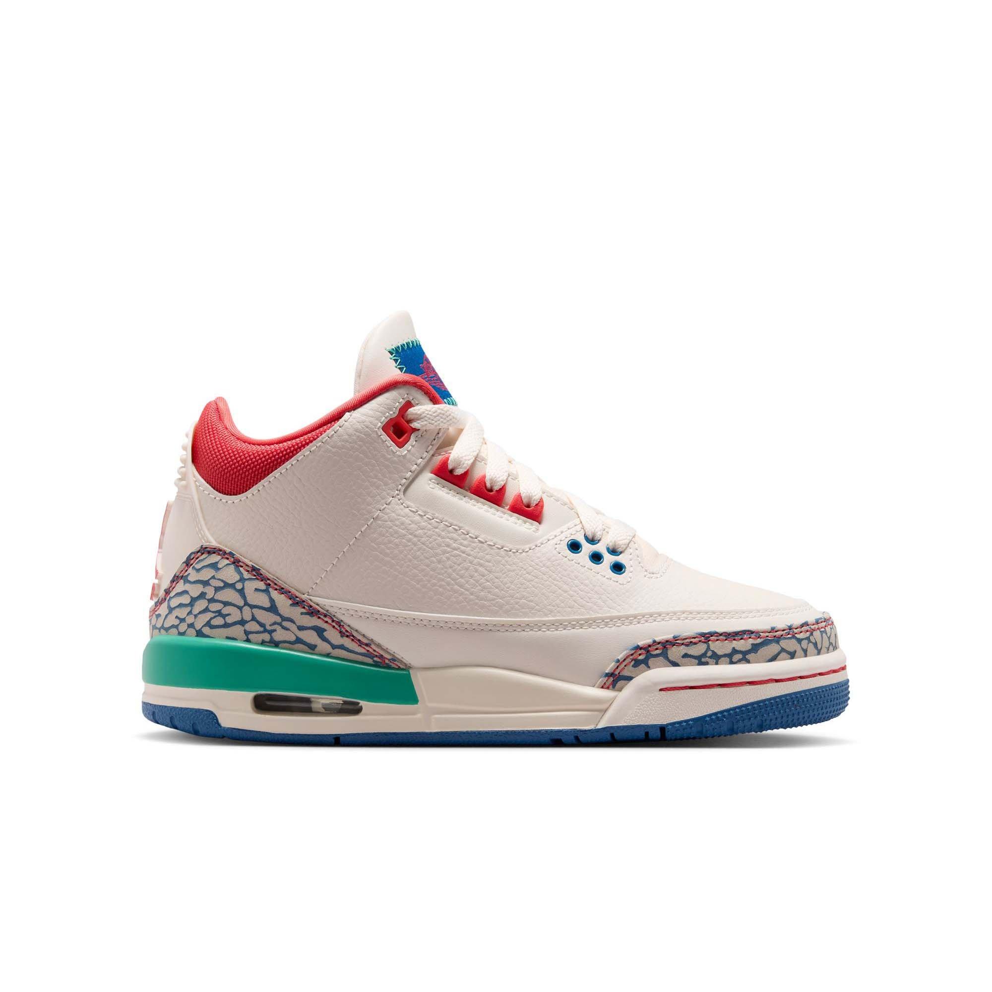 Jordan Retro 3 "Chalk and True Blue" Side of Shoe