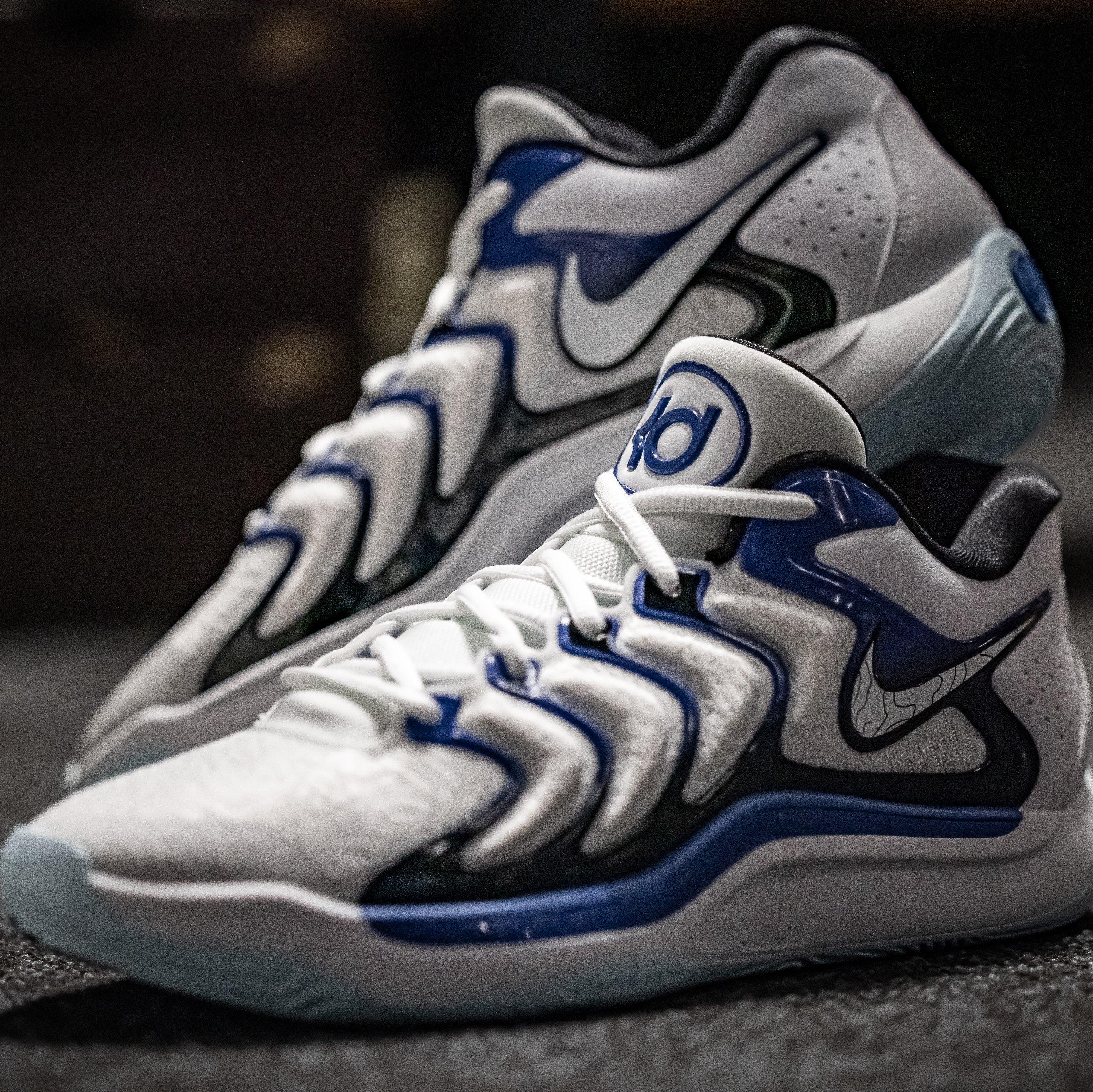 KD-17-Blue-White-Colorway