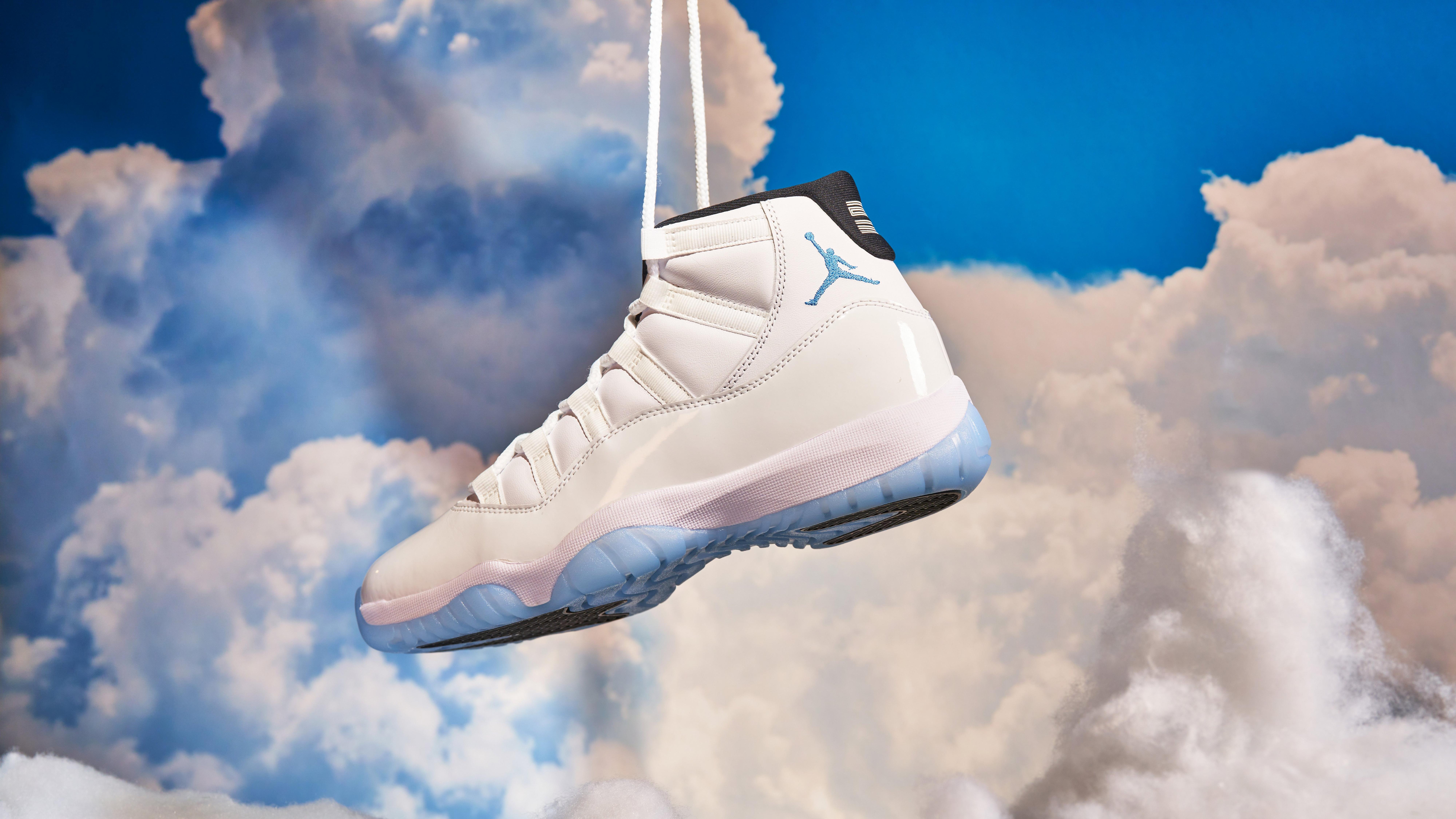 Jordan 11 Retro Legend Blue