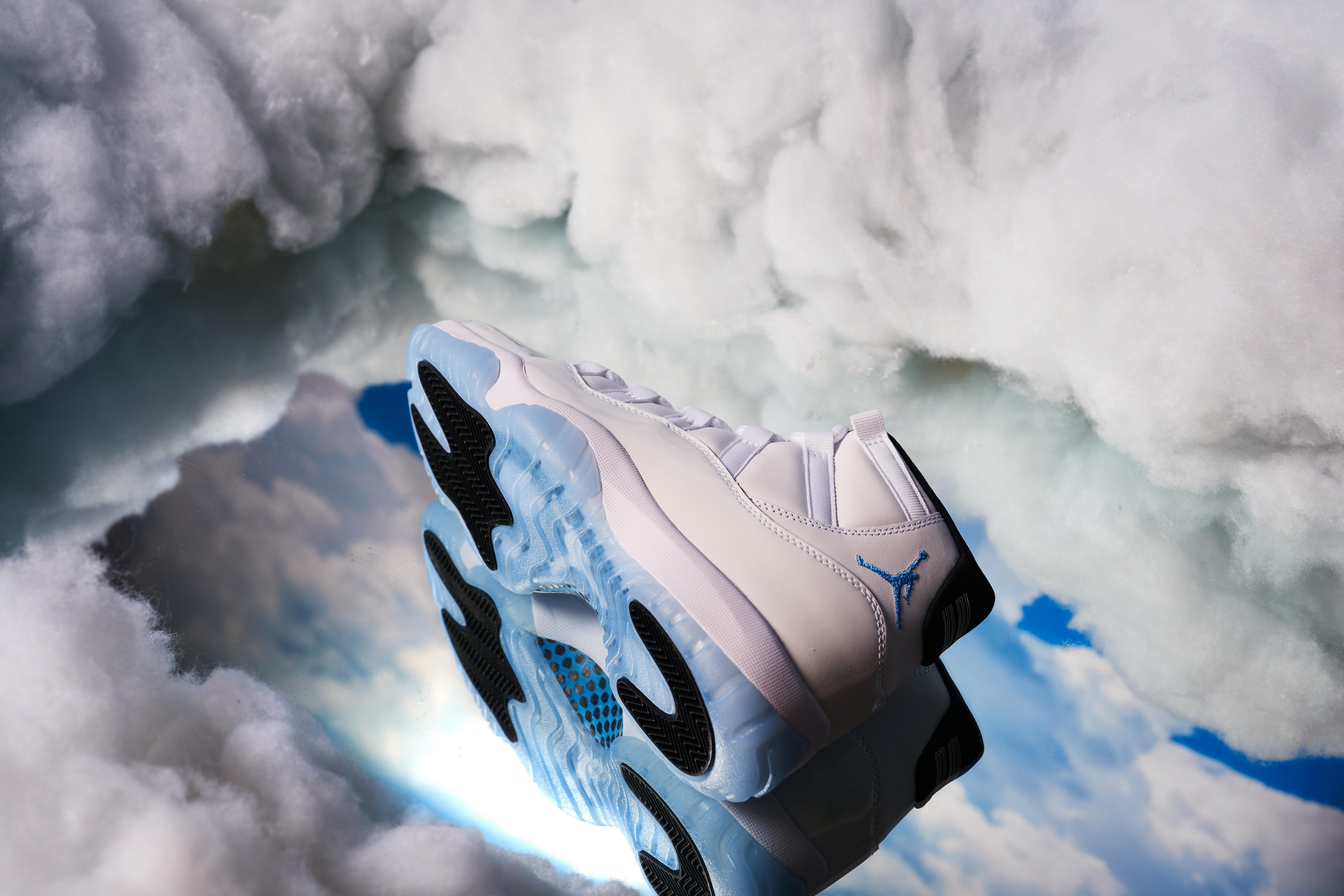 Jordan 11 Retro "Legend Blue" Bottom of Shoe