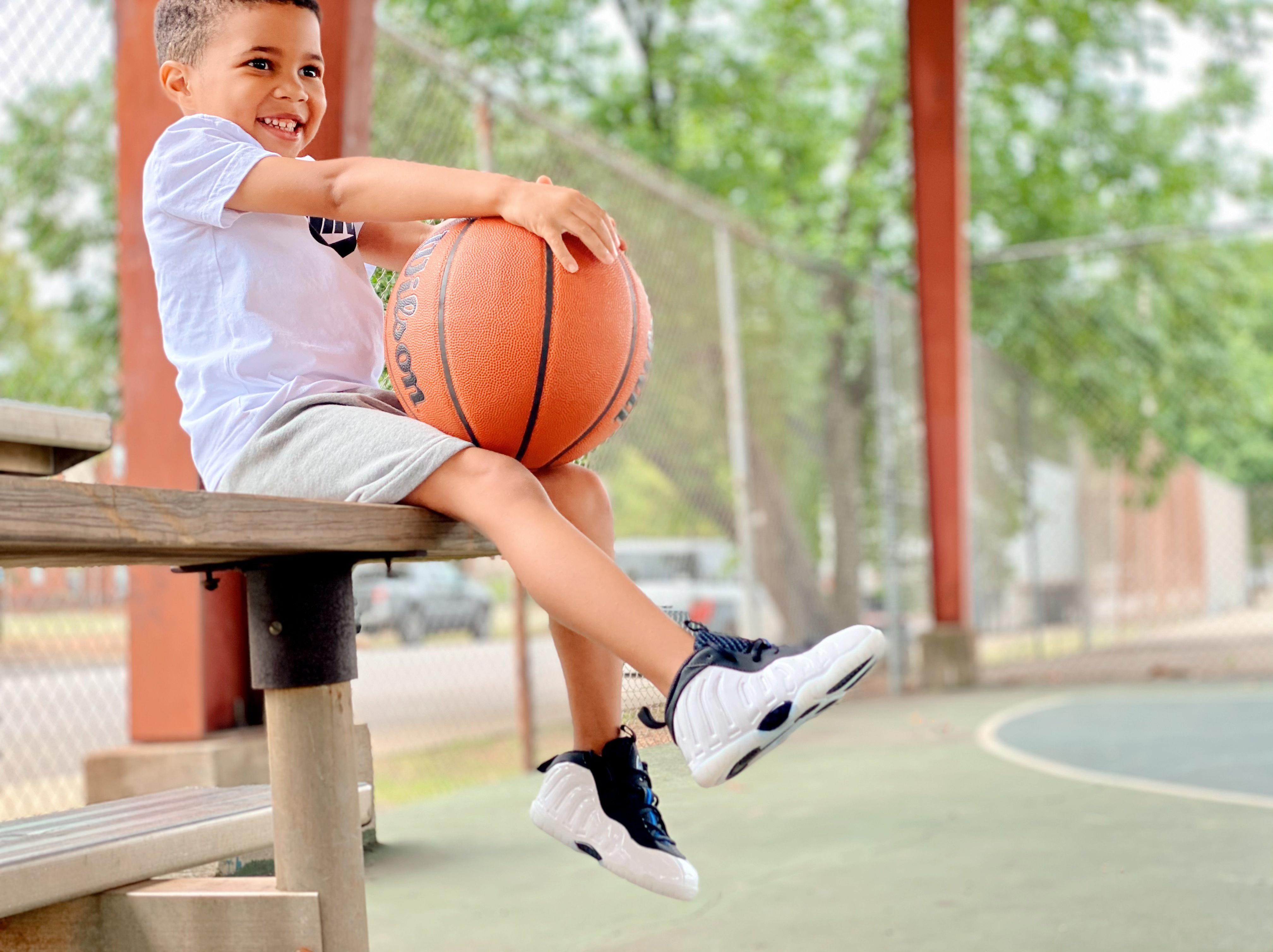 Toddler best sale black foamposite