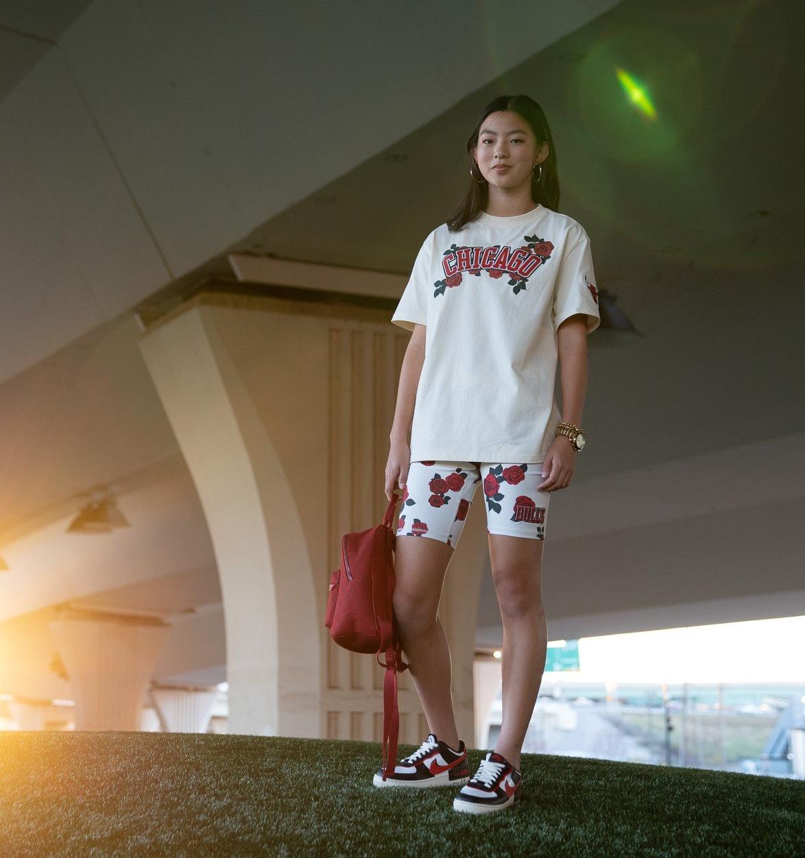 Women's Pro Standard rose-themed Bulls Tee and Bike Shorts
