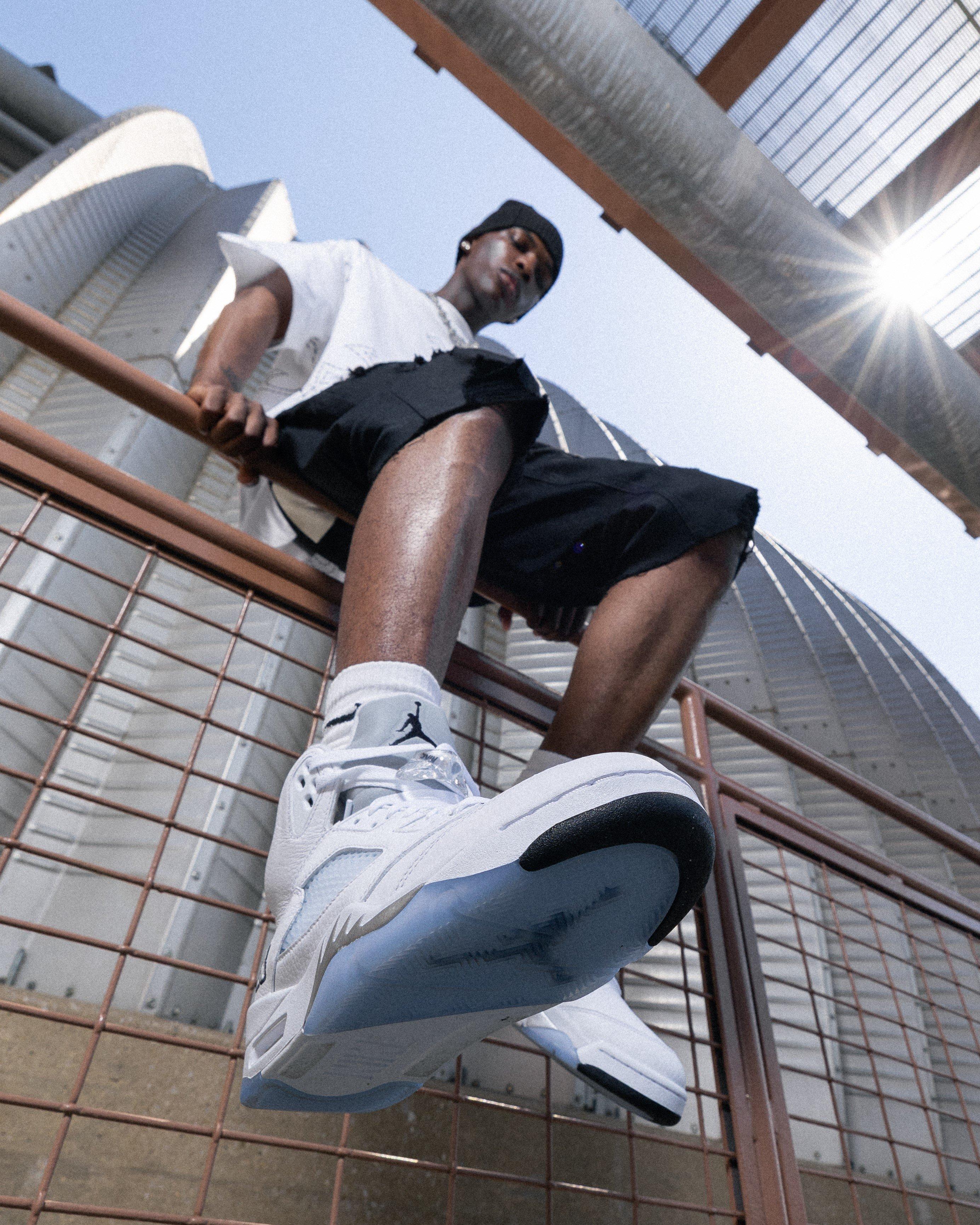 Jordan 5 Retro &ldquo;White Metallic&rdquo; bottom of shoes
