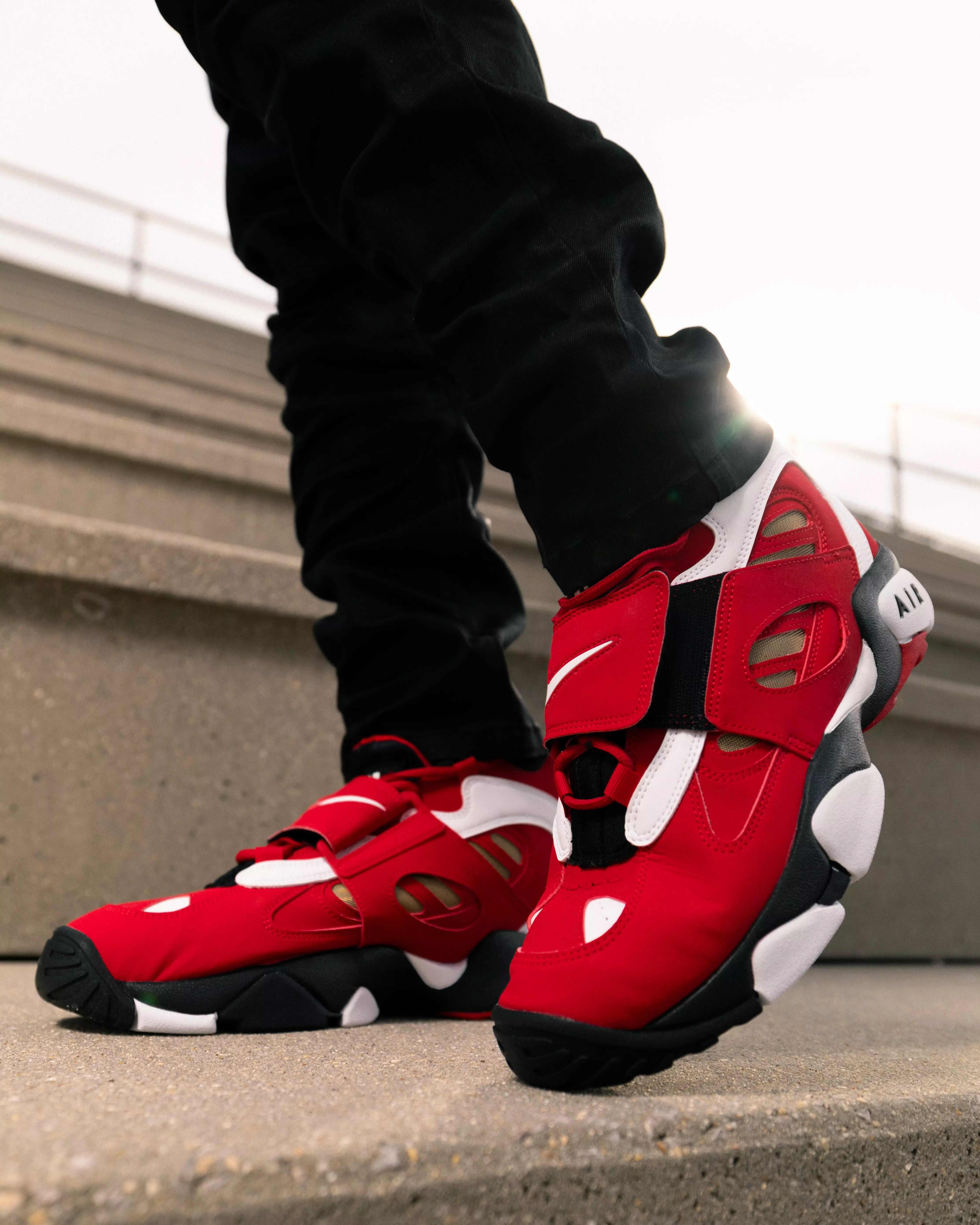Nike Air Diamond Turf II Sneakers 49ers - Red and Black Nike Air Diamond Turf 2 49ers Prime Red – Puffer Reds main image 4