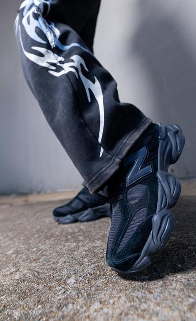 Smoke Rise Men's Eternity Fleece Hoodie Pants and Black New Balance 9060