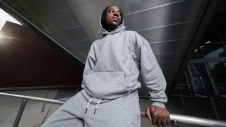 How to Style Your Grey Nike Sweatpants