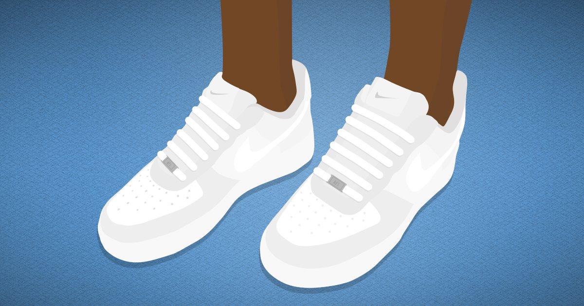 lacing air force ones