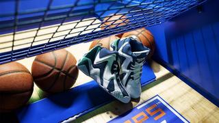 Sneakers Release &#8211; Reebok Kamikaze II &#8220;White/Batik Blue&#8221; Men&#8217;s Basketball Shoe Launching 8/20