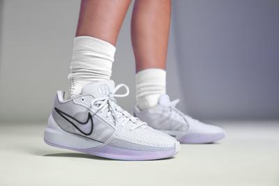 Nike Sabrina 1