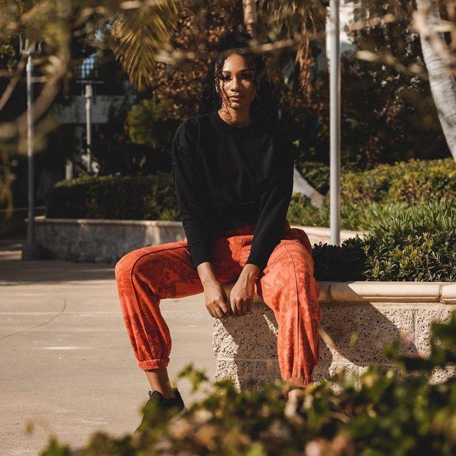 Air Chambers posing for Support Her Sole campaign