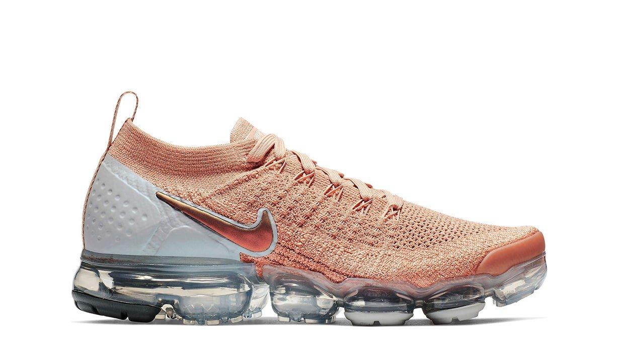 Nike air vapormax flyknit discount 2 rose gold women's shoe