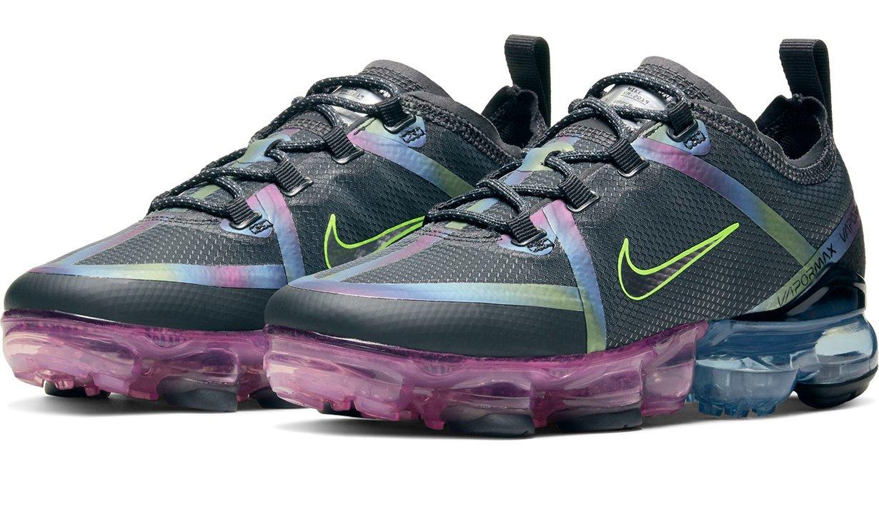 Sneakers Release Nike Air VaporMax 2019 Dark Smoke Grey Silver Grade School Kids Shoe