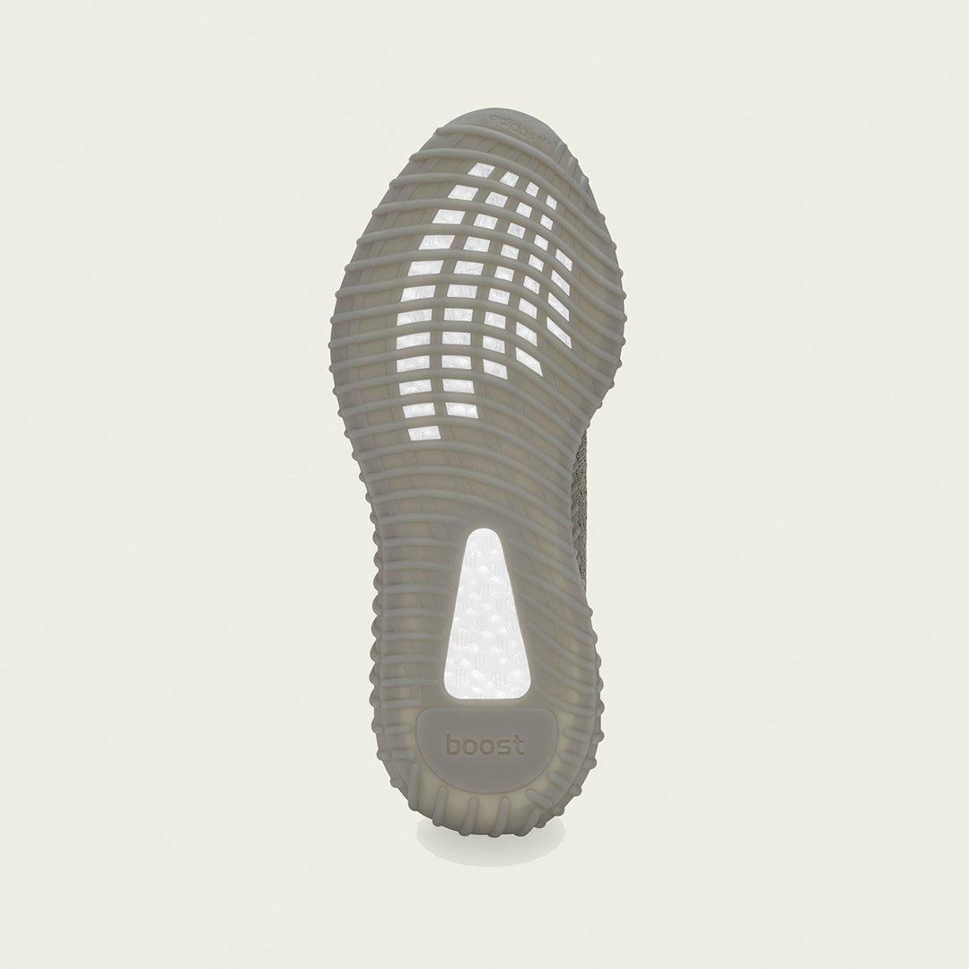 Yeezy boost sale 35 hibbett sports