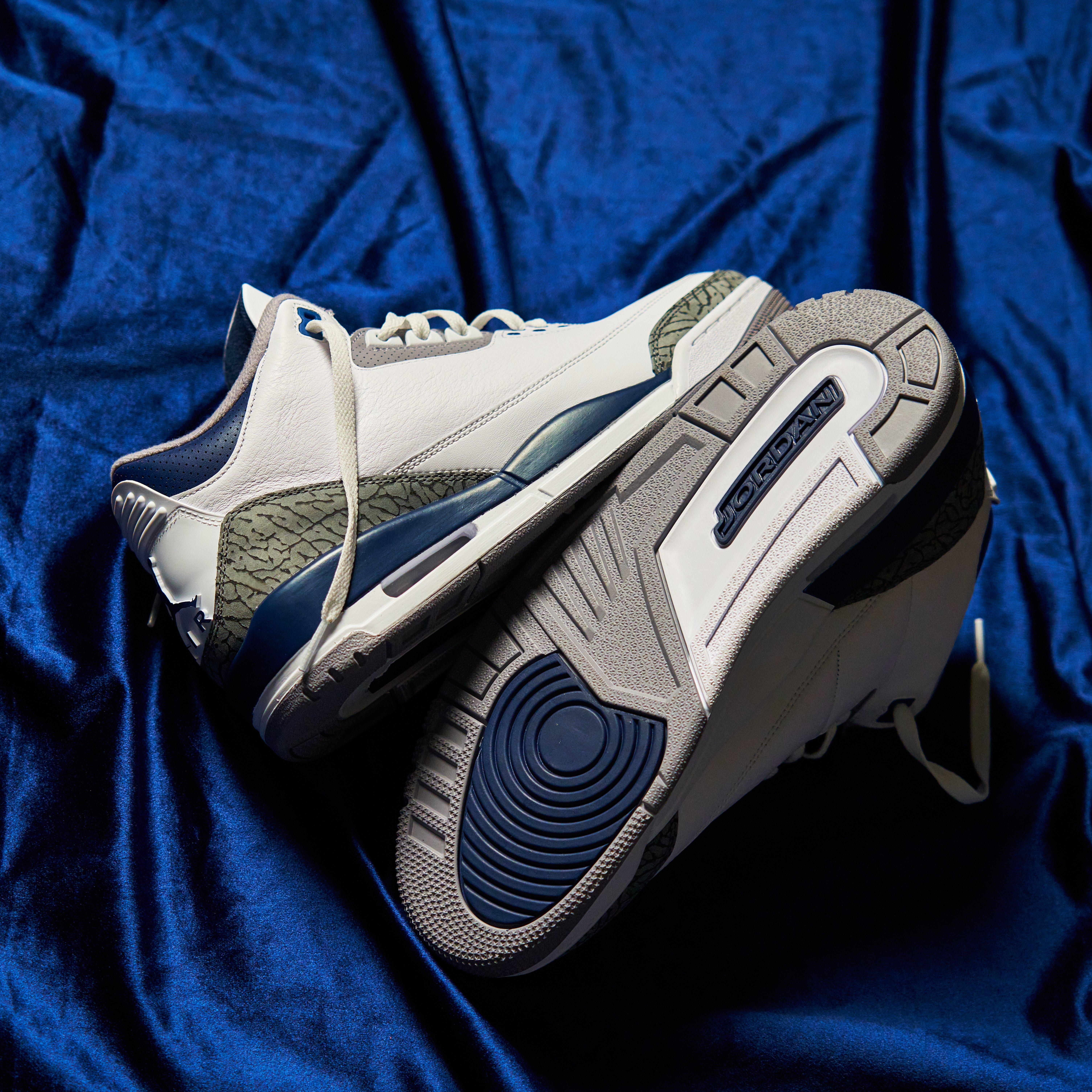Air Jordan Retro 3 "Midnight Navy" Outsole