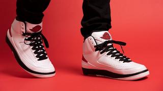 Jordan retro 2 sales red and white