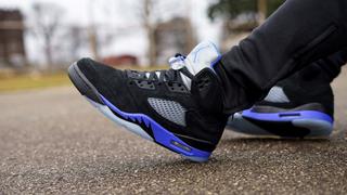 Blue jordans outlet retro 5