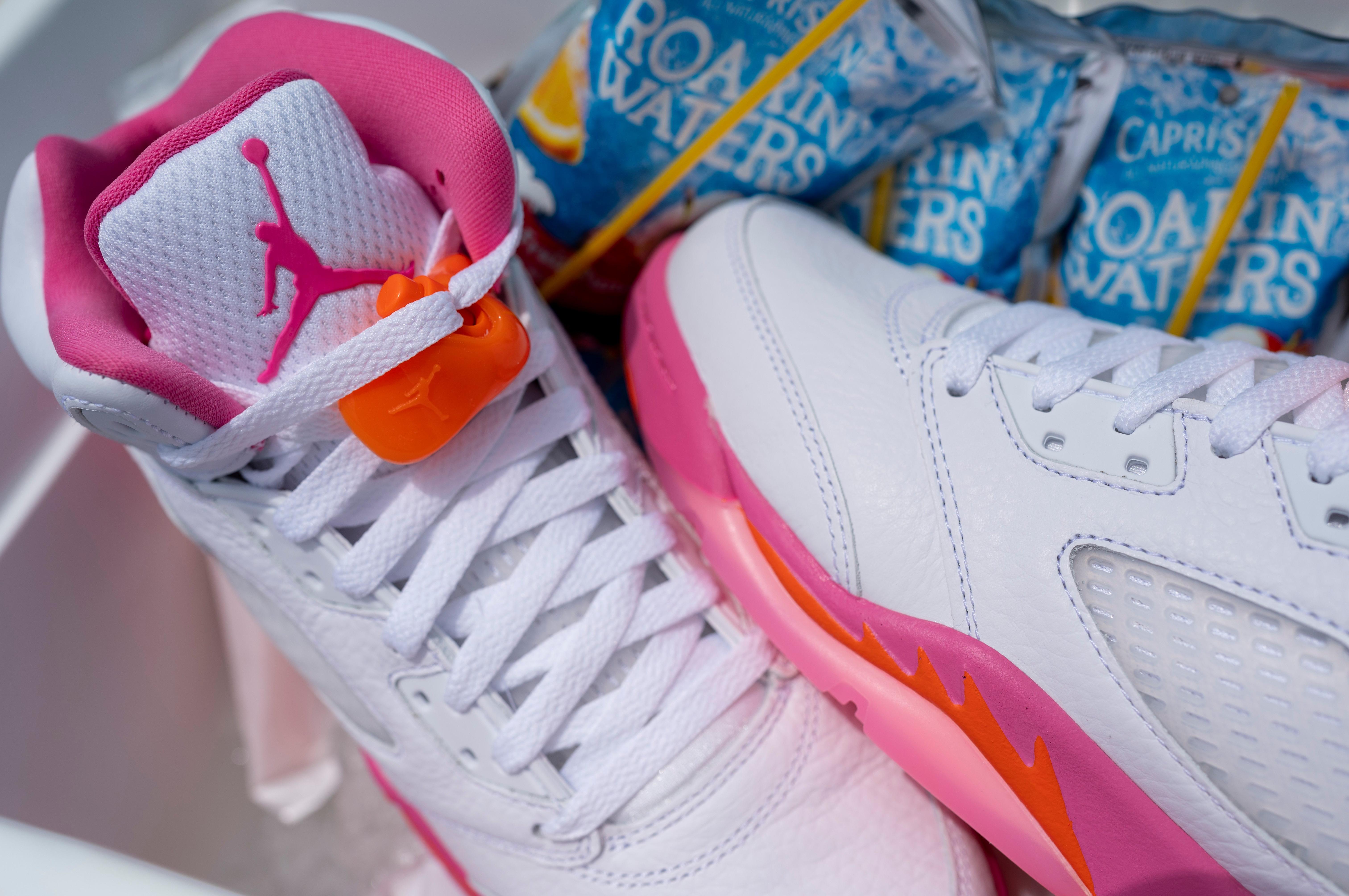 Pink retro 5 clearance jordans