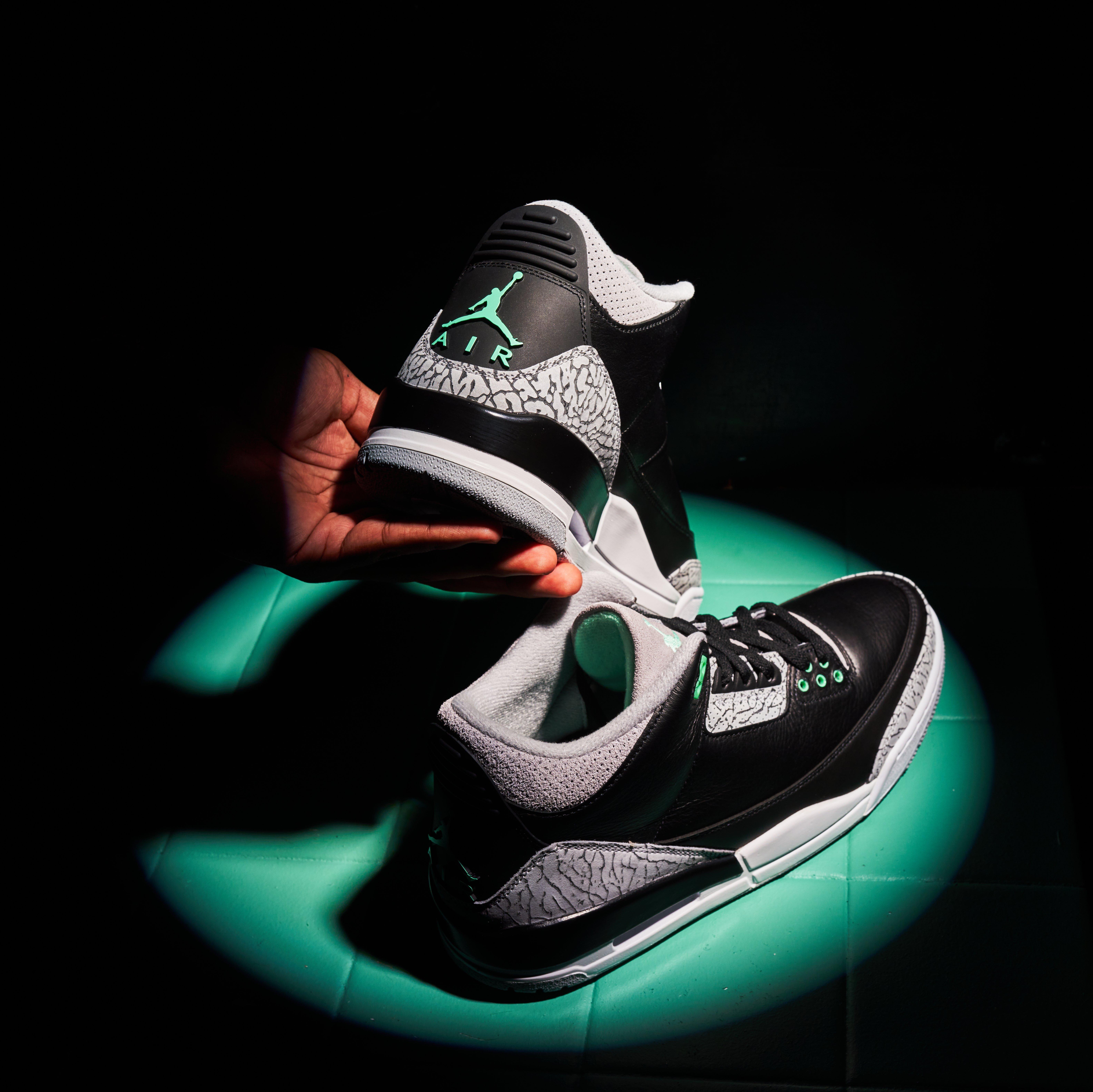 Air Jordan 3 Retro "Green Glow" Left Shoe Inner Side Profile  and Right Heel