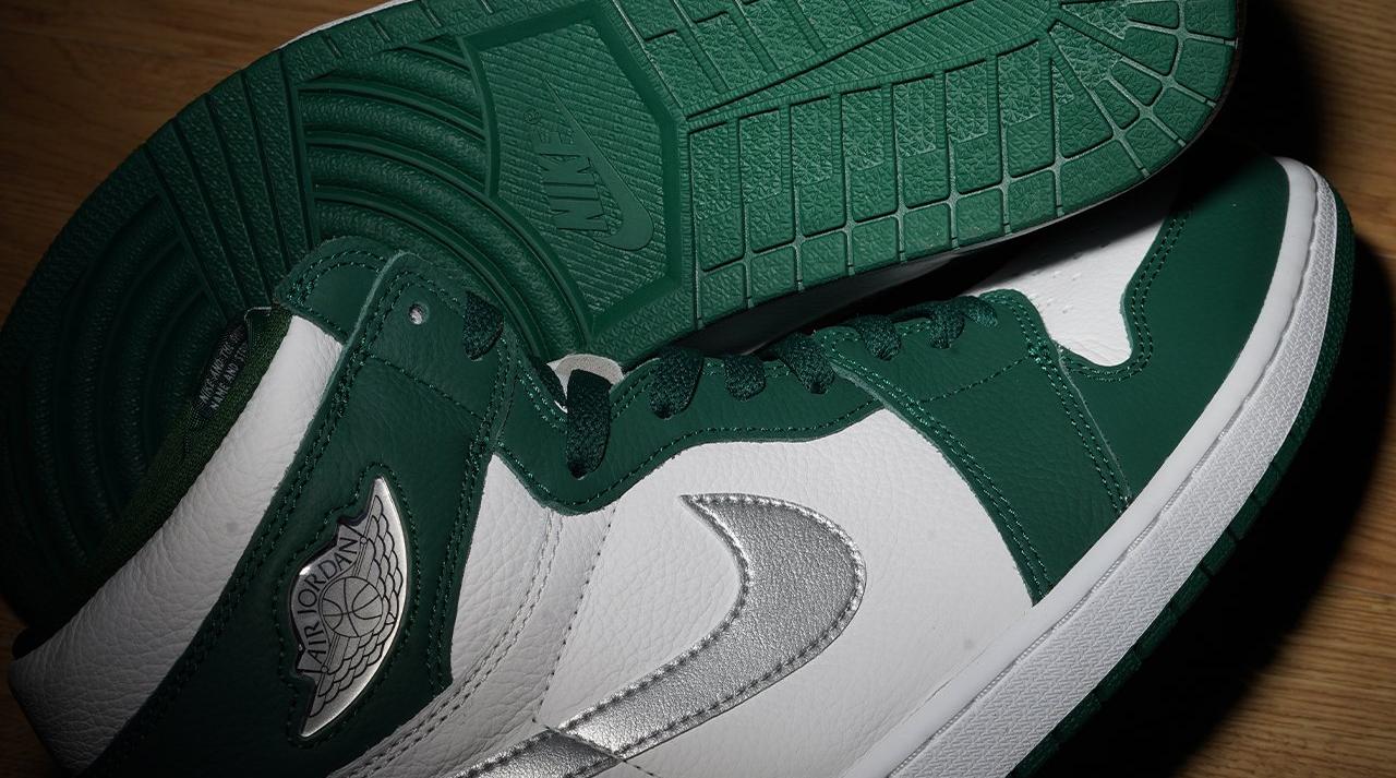 Metallic green sale jordan 1