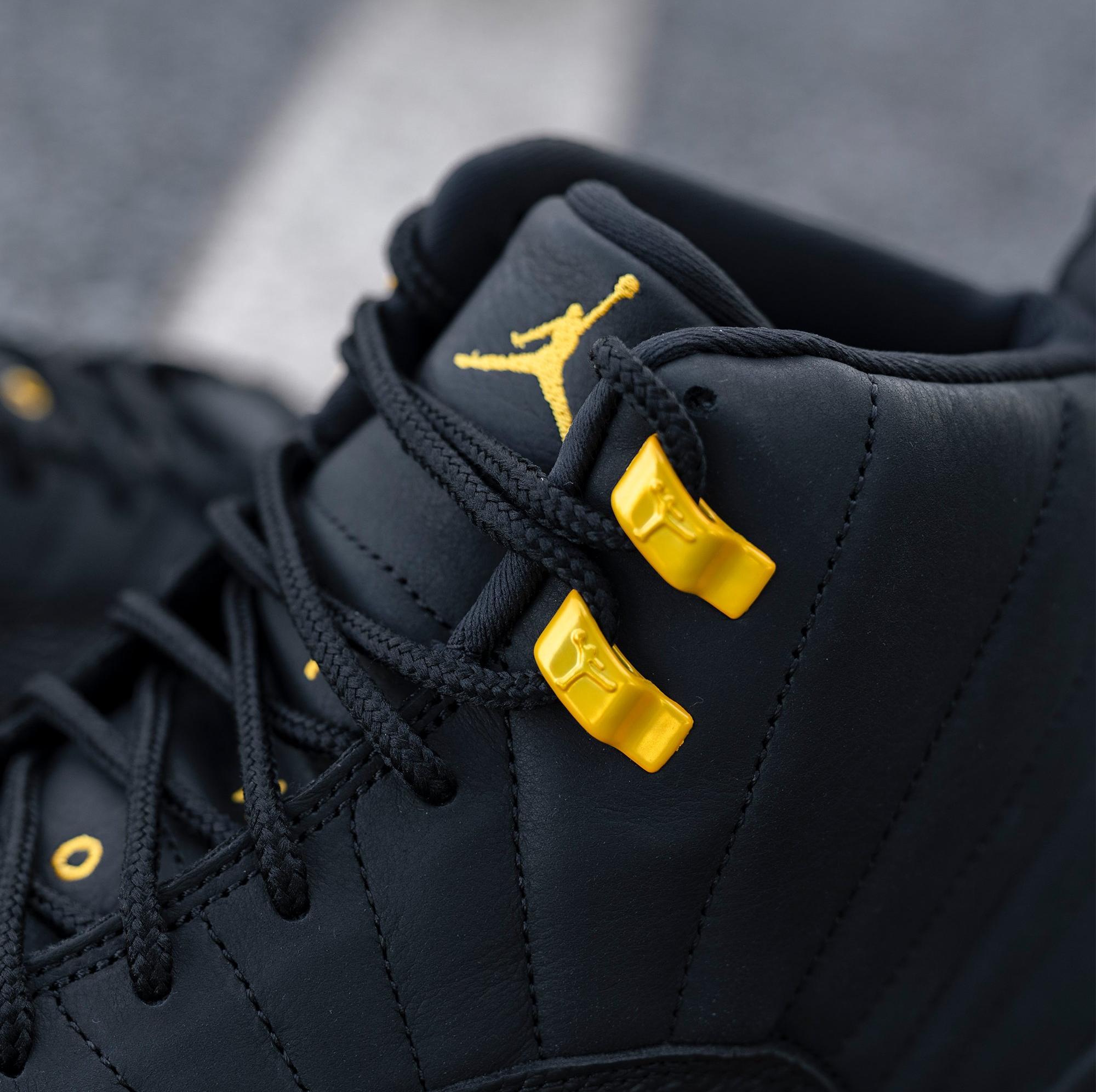 Jordan 12 black hot sale hibbett sports