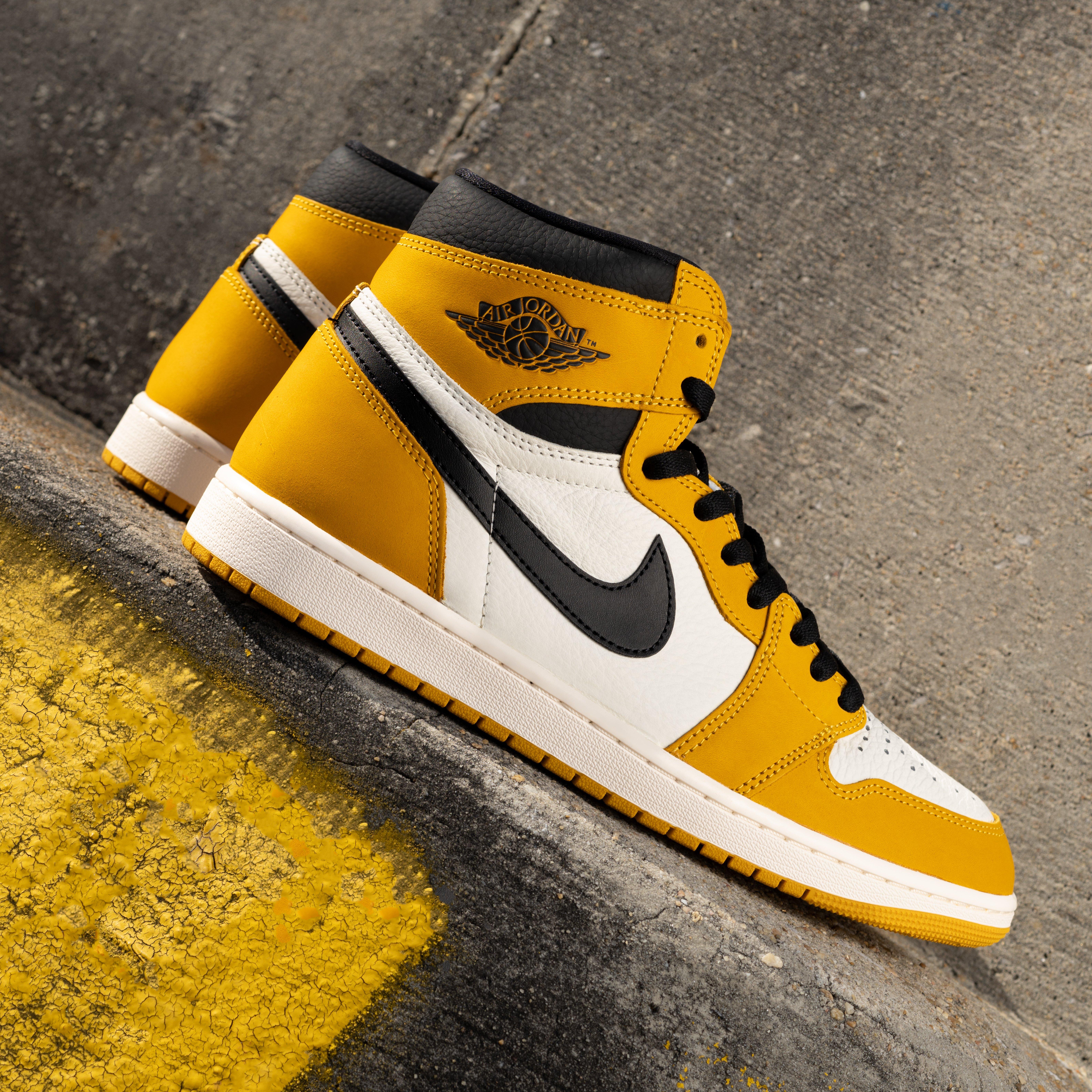 Air Jordan 1 High OG "Yellow Ochre" Side Profile