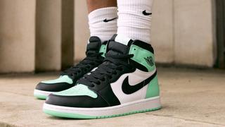 Air Jordan 1 Retro High OG "Green Glow"