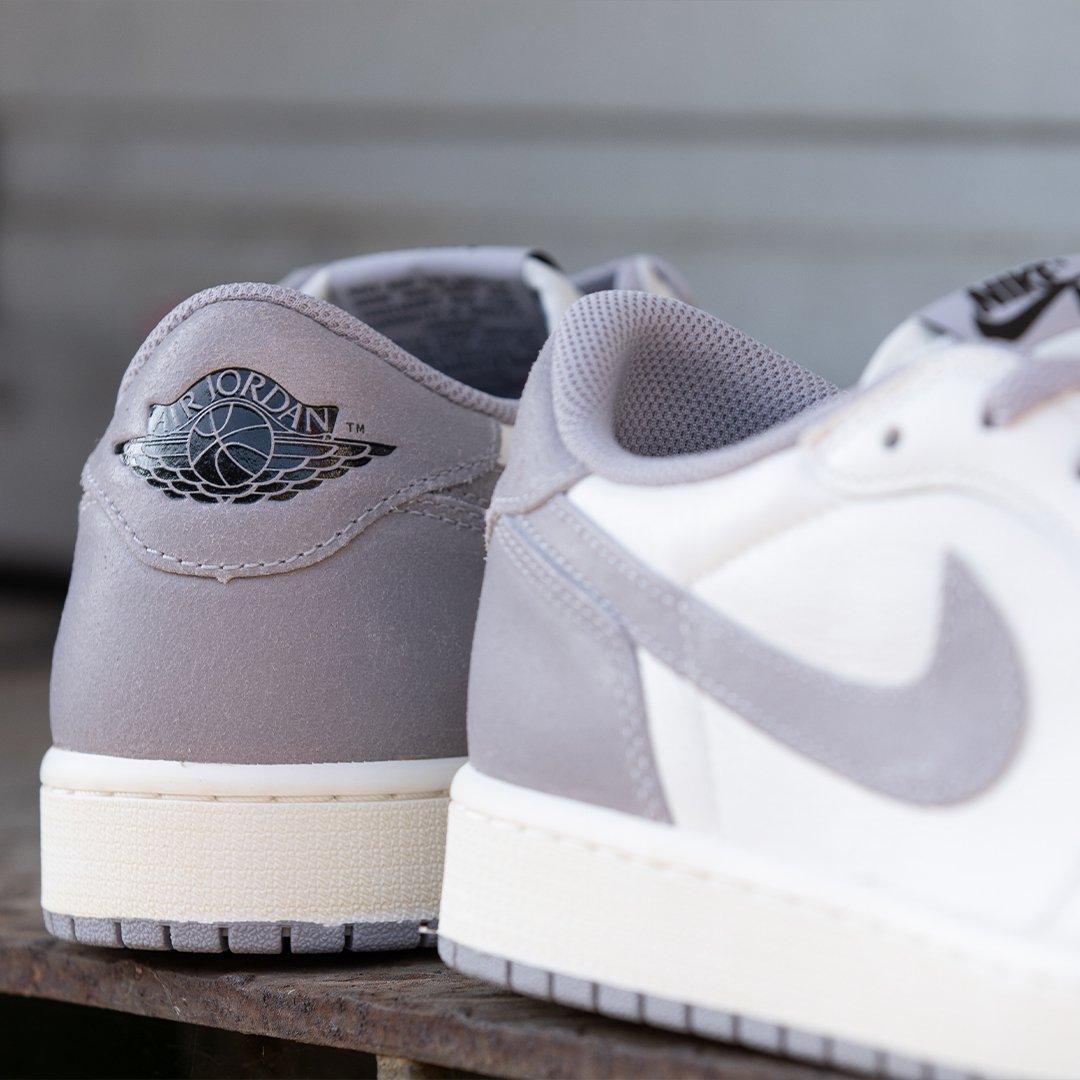 Jordan 1 Retro Low OG "Atmosphere Grey"