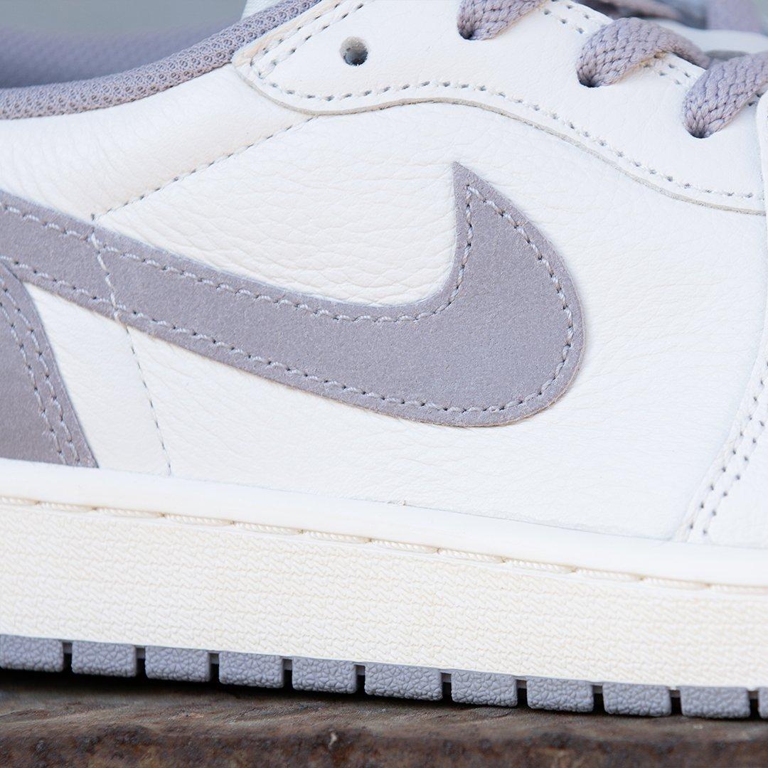 Jordan 1 Retro Low OG "Atmosphere Grey"