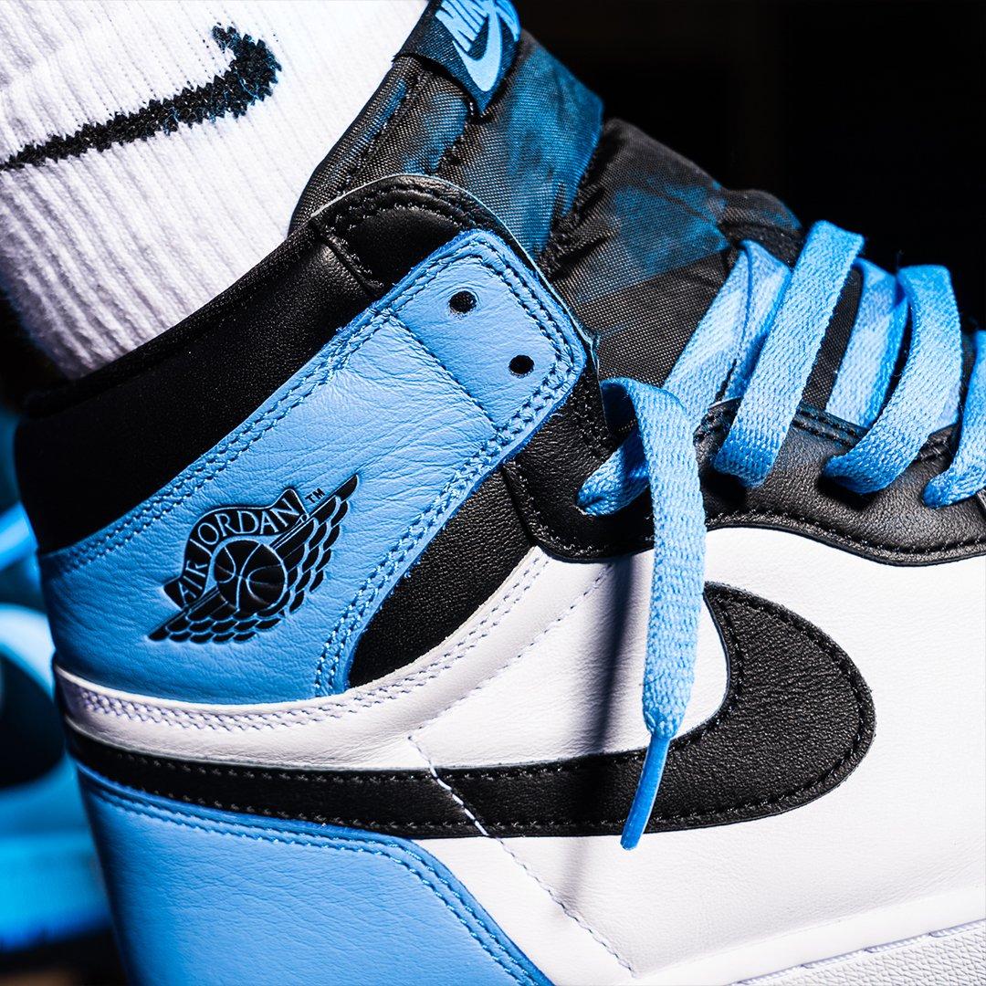 Air Jordan 1 Retro High OG University Blue Grade School Lifestyle Shoes  (Black/Blue)