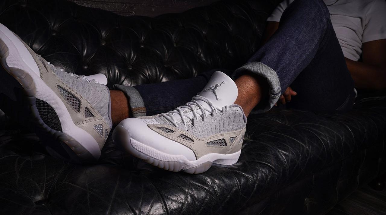 Jordan 11 low store ie white grey