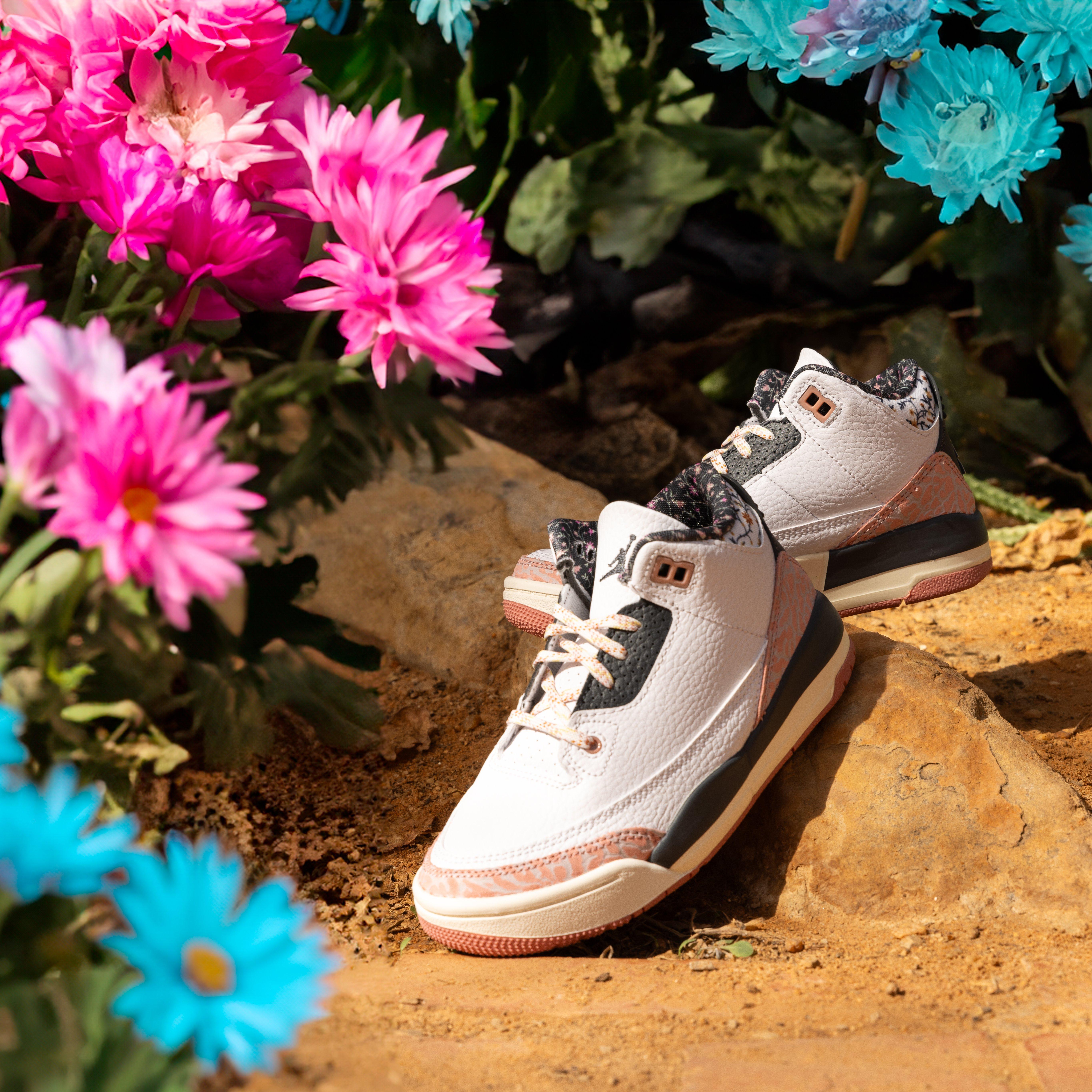 Kids’ Air Jordan 3 Retro “Vintage Floral” Left Shoe Side Profile