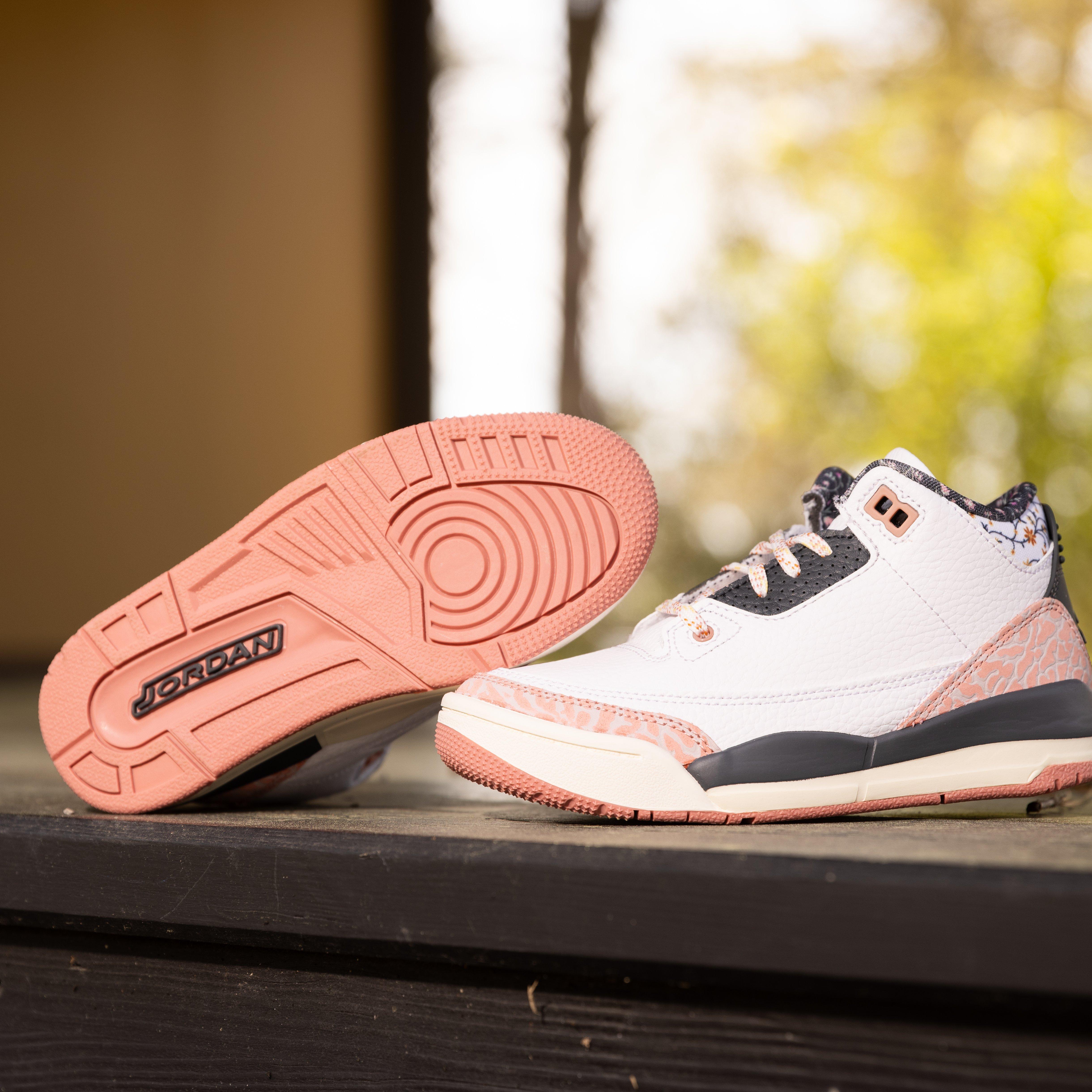 Kids’ Air Jordan 3 Retro “Vintage Floral” Outsole