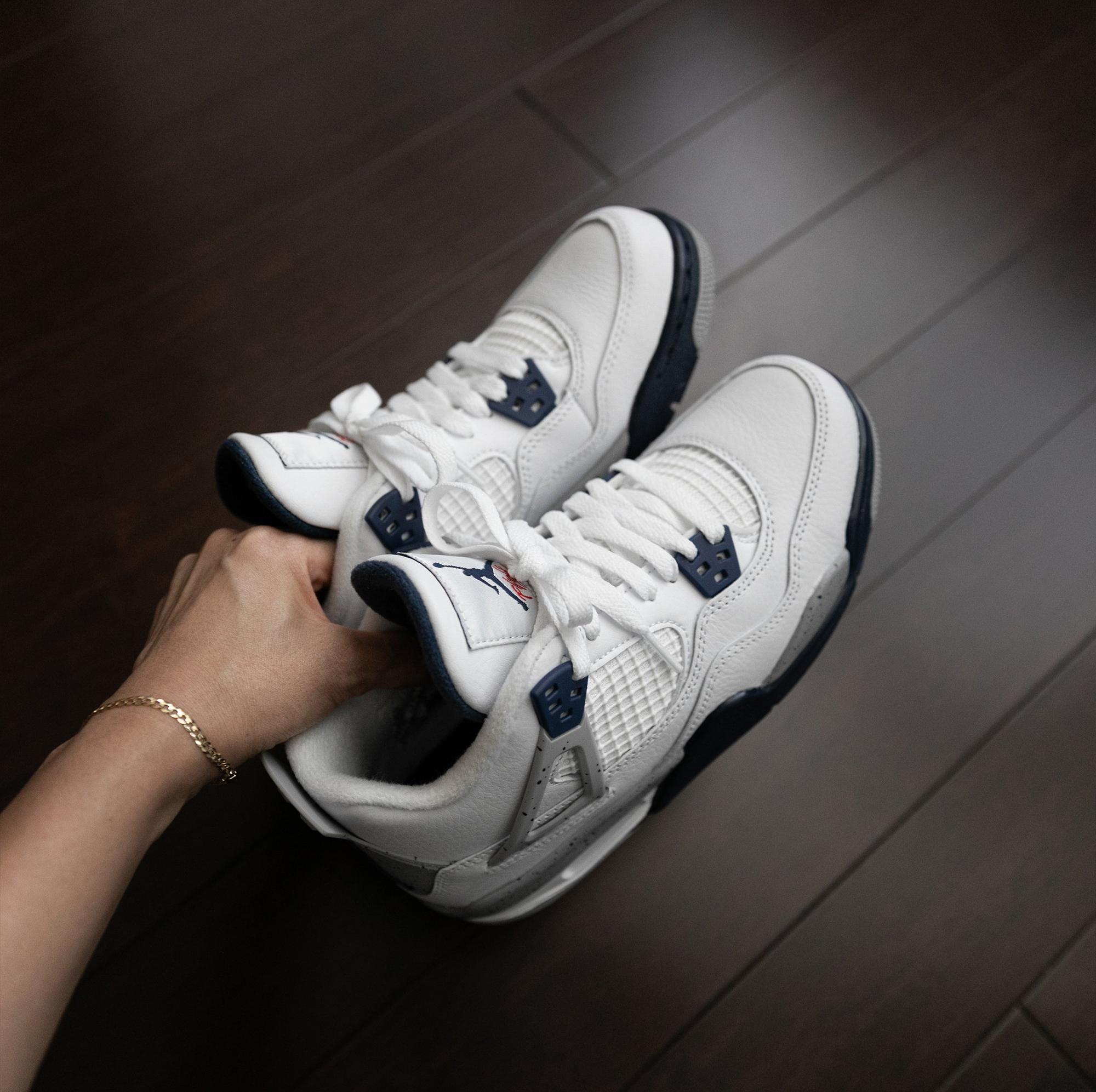 AIR JORDAN 4 RETRO MIDNIGHT NAVY