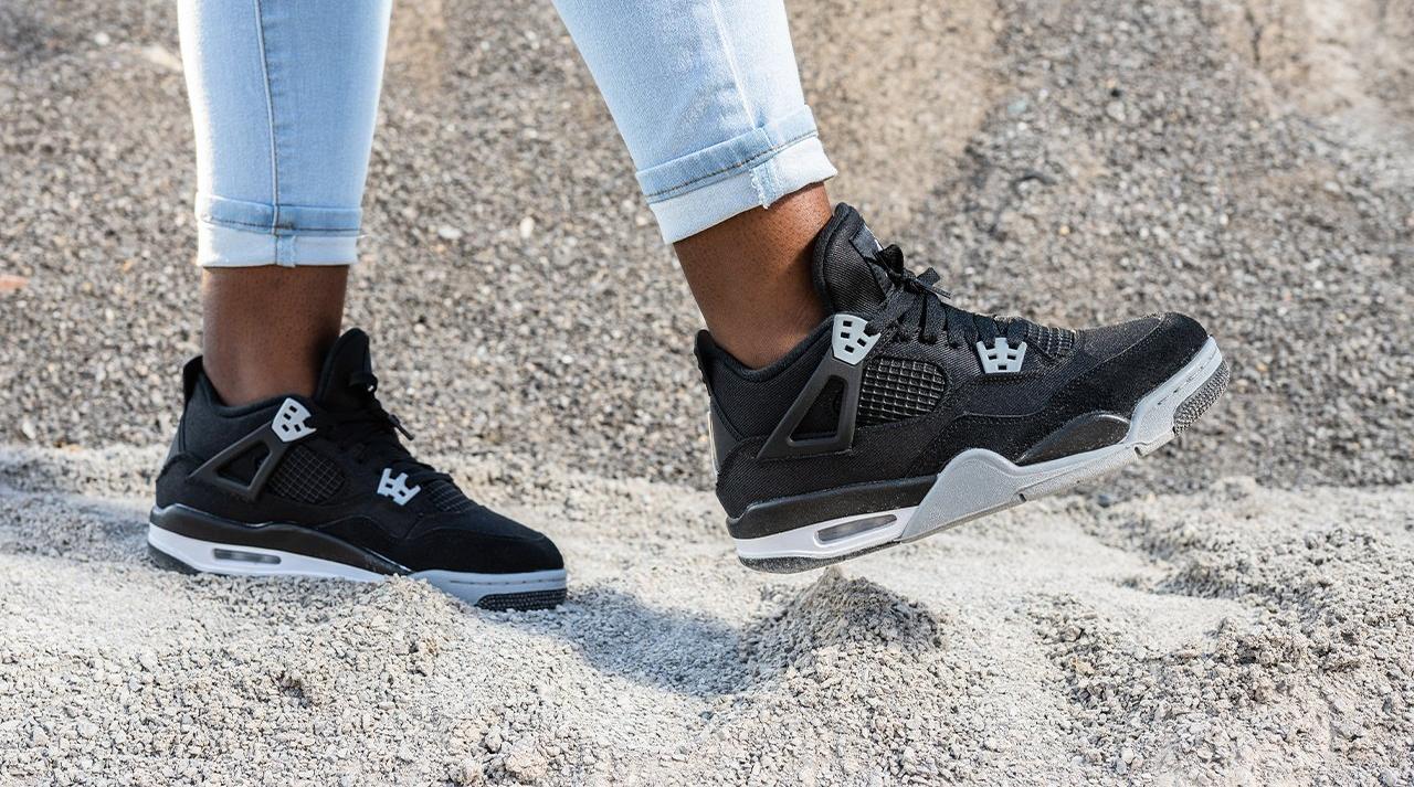 Sneakers Release Jordan 4 Retro SE Black Steel Grey