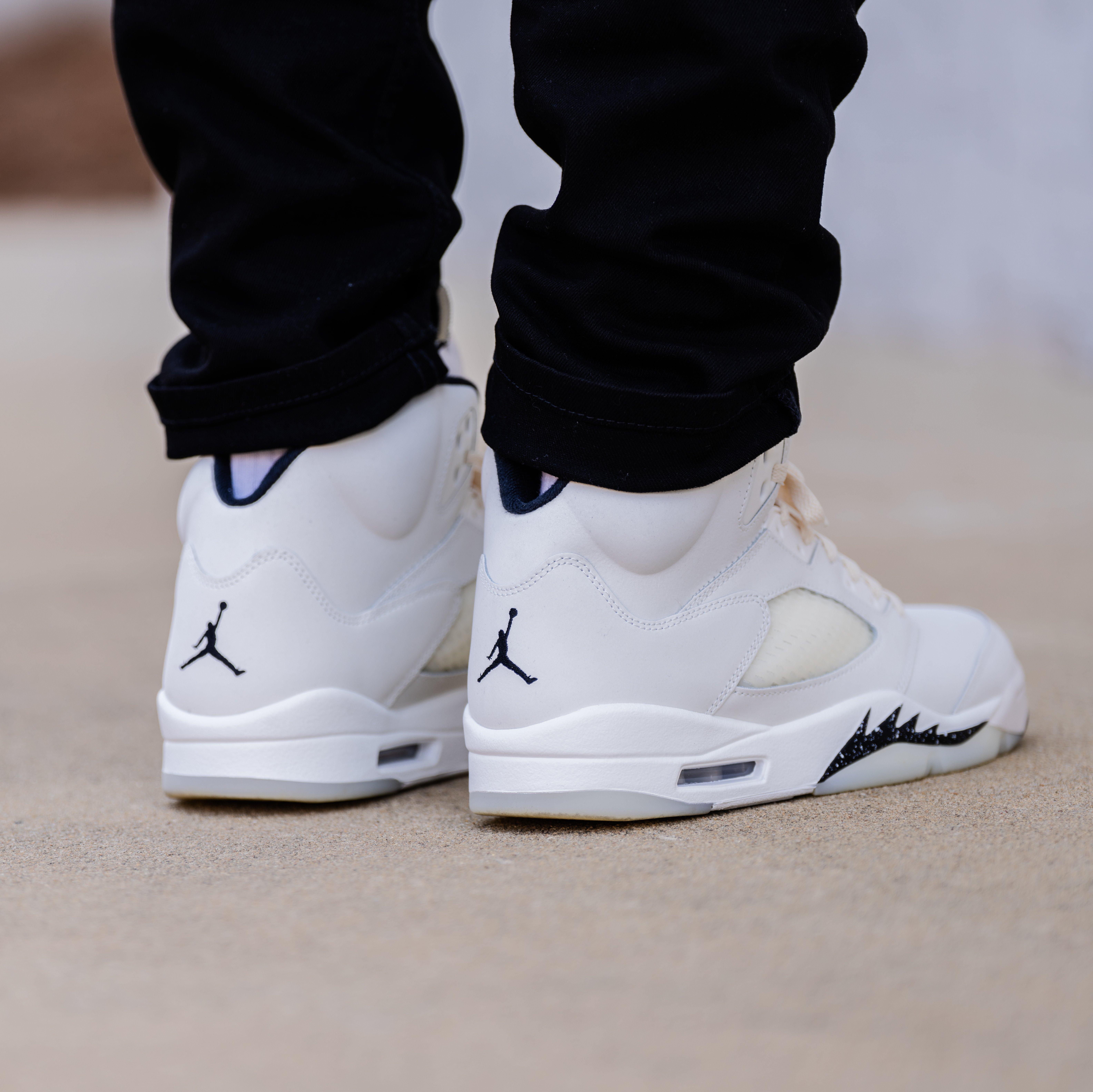 Air Jordan 5 Retro SE "Sail" Heel Details