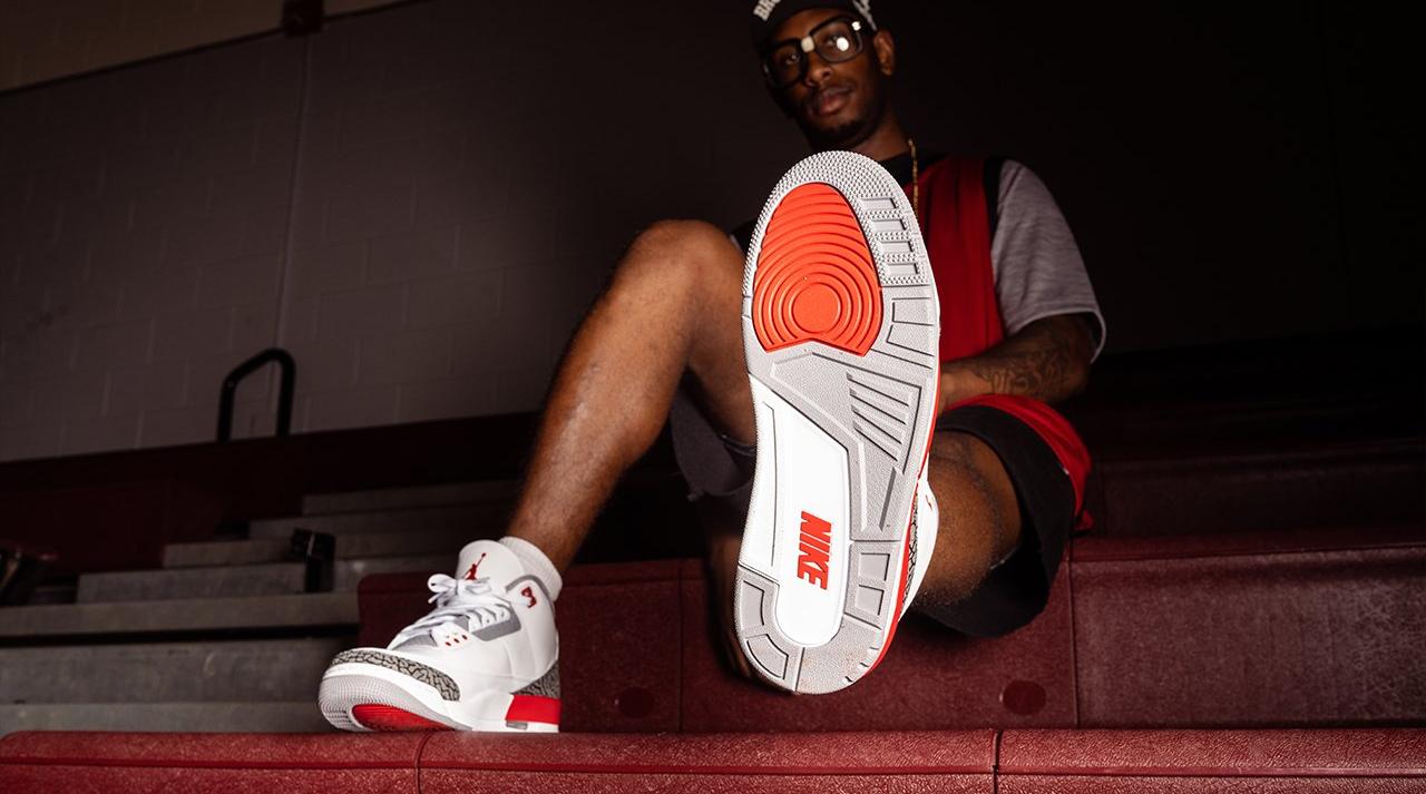 Jordan 3 Retro "White/Fire Red/Black" sole