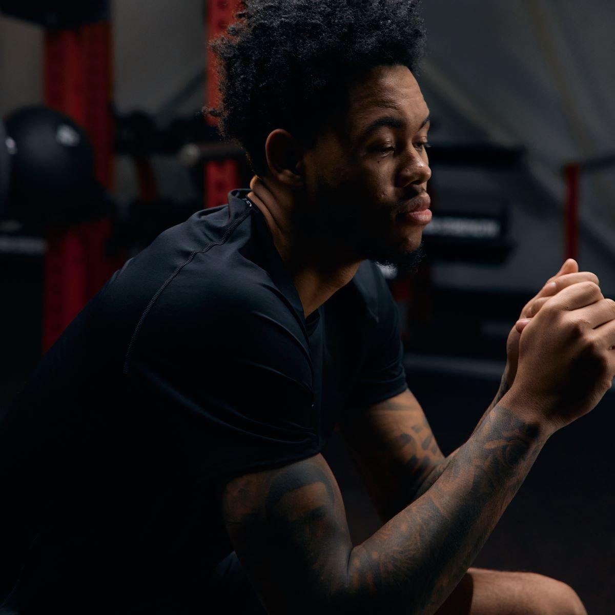 anfernee-simons-seated-in-gym
