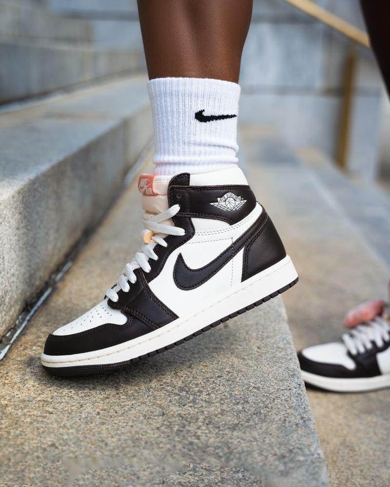 Jordan 1 High OG "Baroque Brown" 