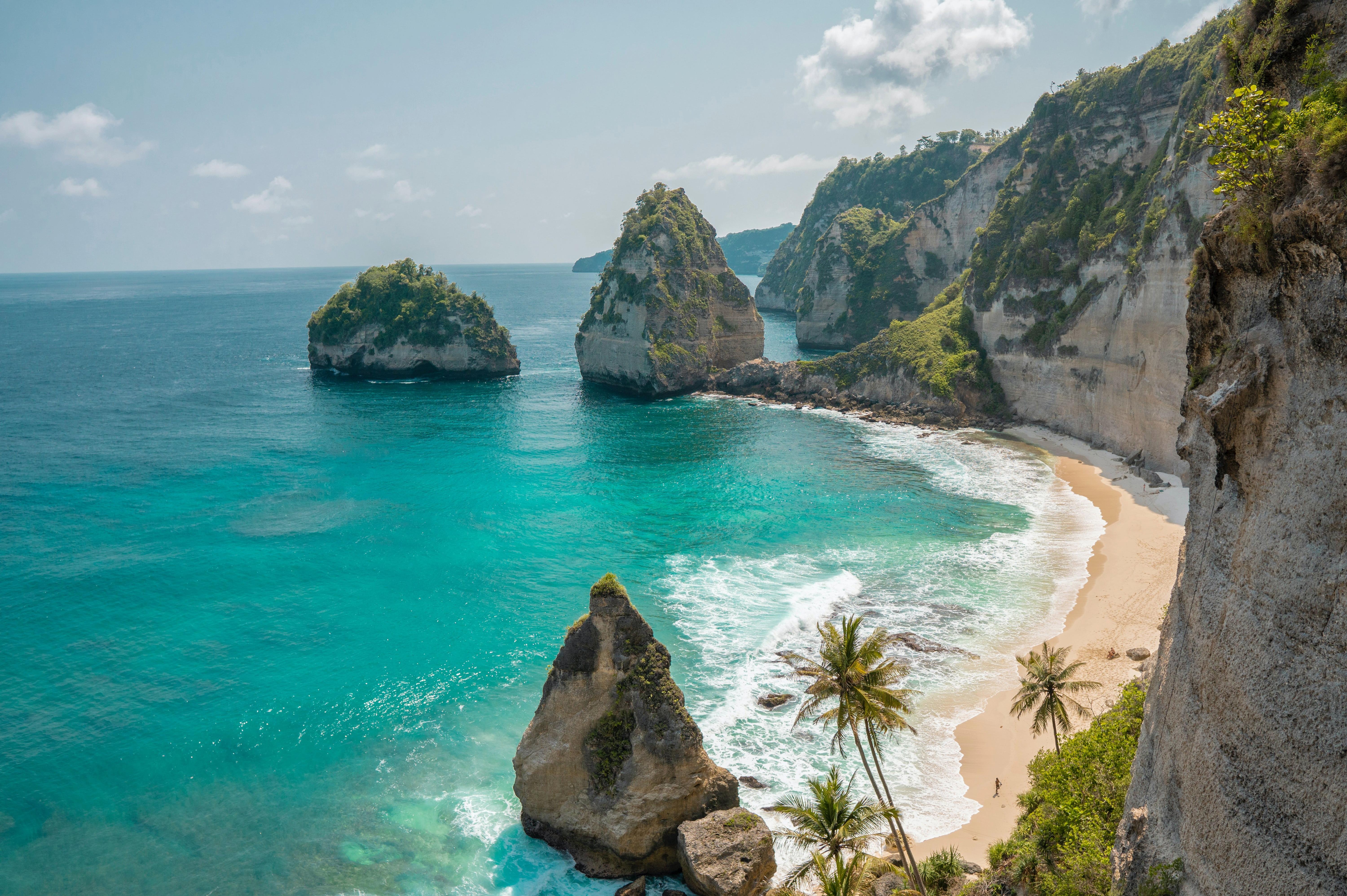 beach and cliffs in Nusa Penida Indonesia