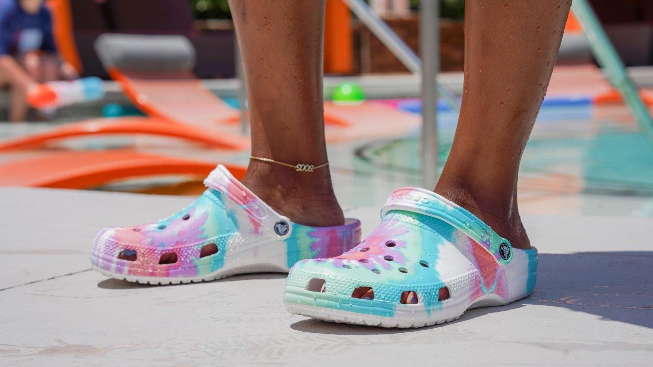 Pink and blue on sale tie dye crocs